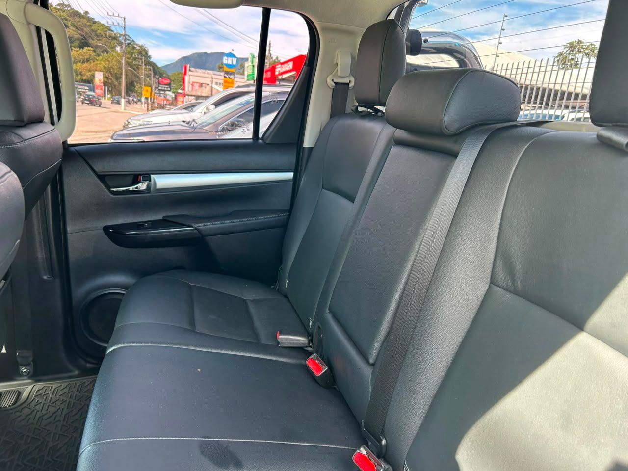 Toyota Hilux CD SRV 4x4 2.8 TDI Diesel Aut. 2022