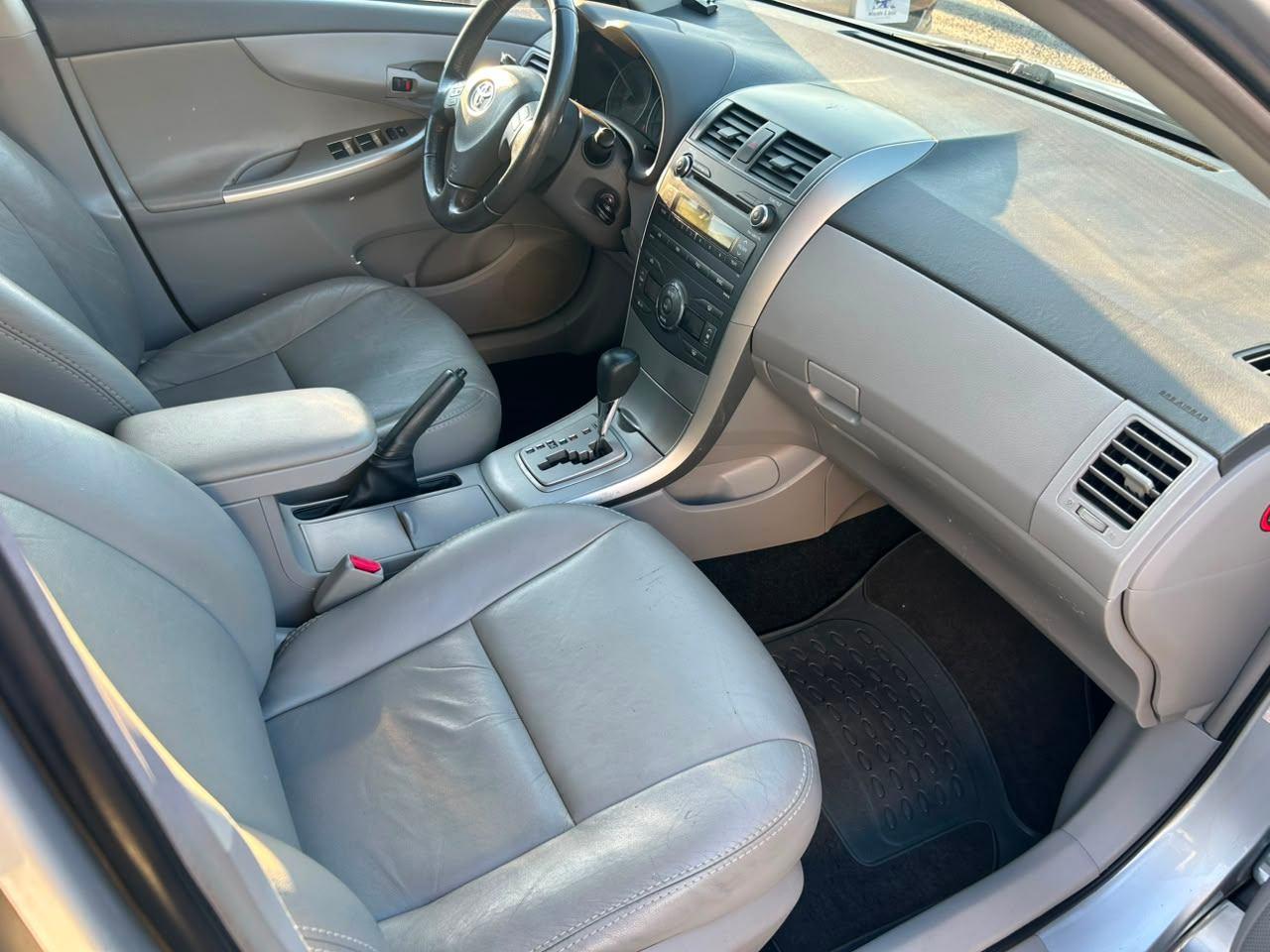 Toyota Corolla GLi 1.8 Flex 16V Aut. 2010