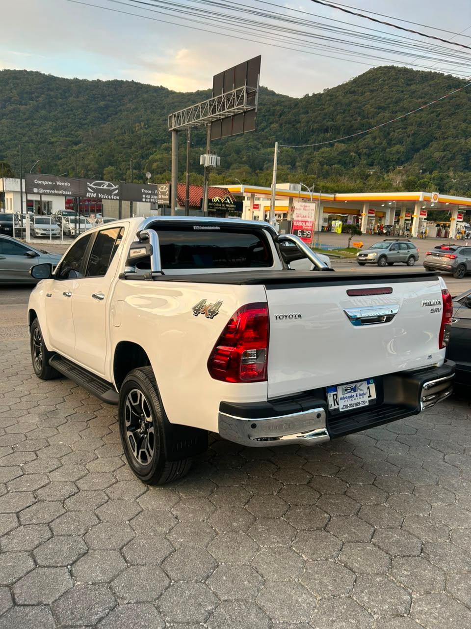 Toyota Hilux CD SRV 4x4 2.8 TDI Diesel Aut. 2022