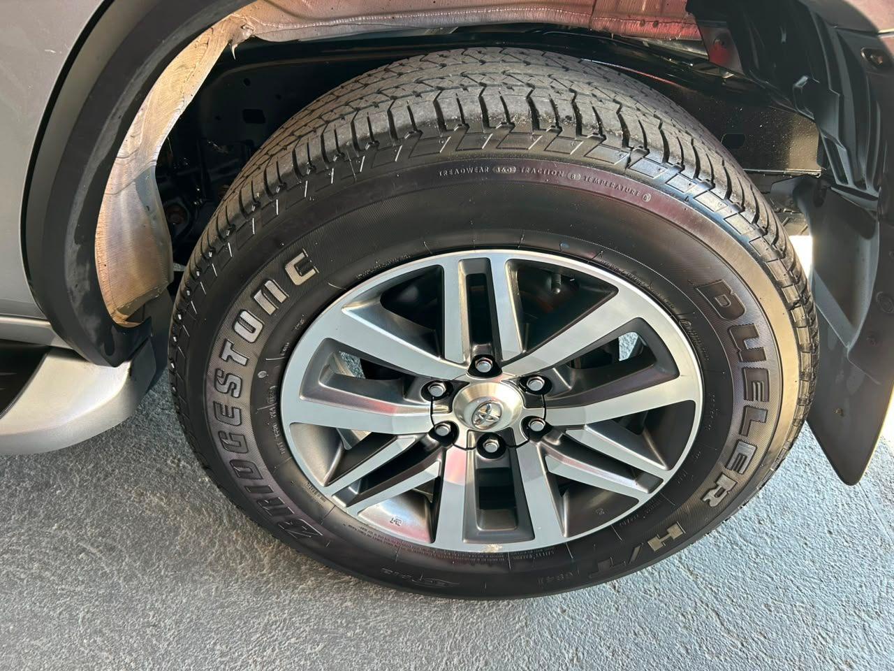 Toyota Hilux SW4 SRX 4x4 2.8 TDI 16V Dies. Aut. 2017