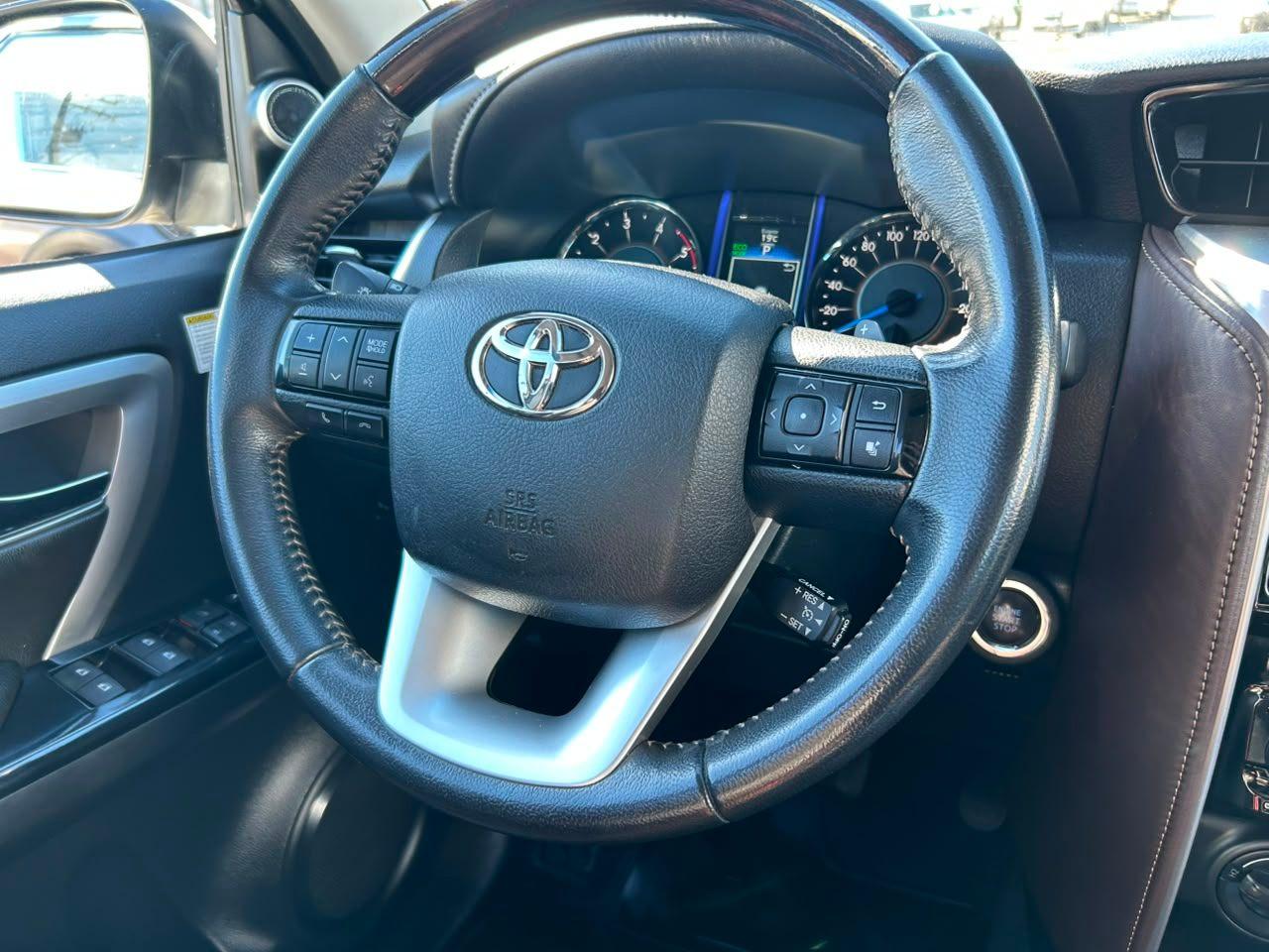 Toyota Hilux SW4 SRX 4x4 2.8 TDI 16V Dies. Aut. 2017