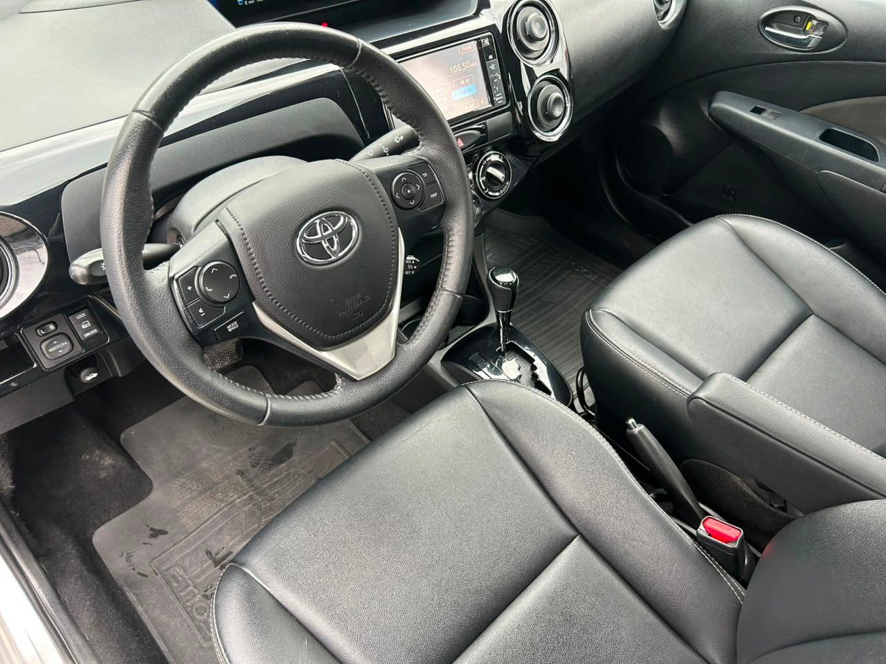 Toyota Etios XLS Sedan 1.5 Flex 16V 4p Aut. 2017