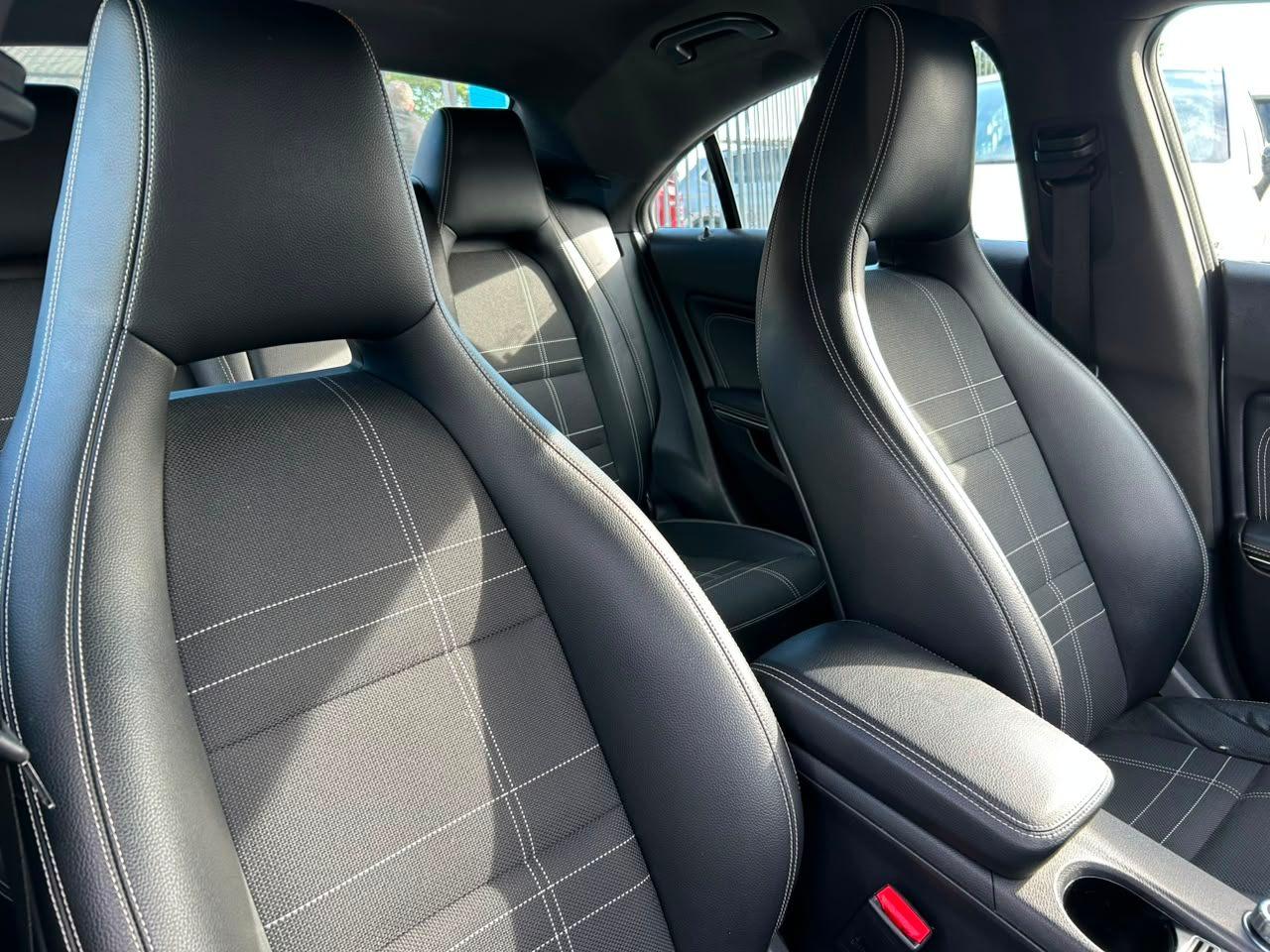Mercedes-Benz Cla 200 Urban 1.6 TB 16V/Flex Aut. 2015