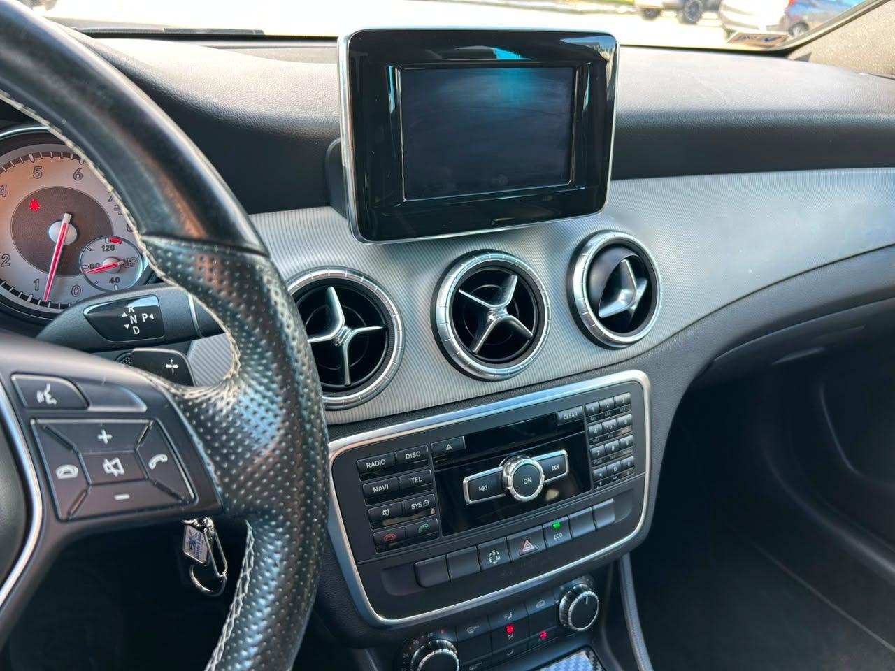 Mercedes-Benz Cla 200 Urban 1.6 TB 16V/Flex Aut. 2015