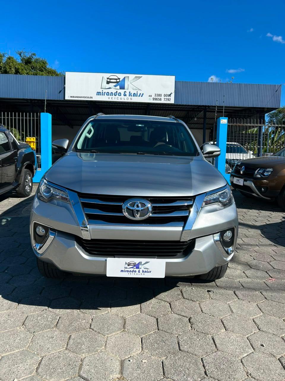 Toyota Hilux SW4 SRX 4x4 2.8 TDI 16V Dies. Aut. 2017