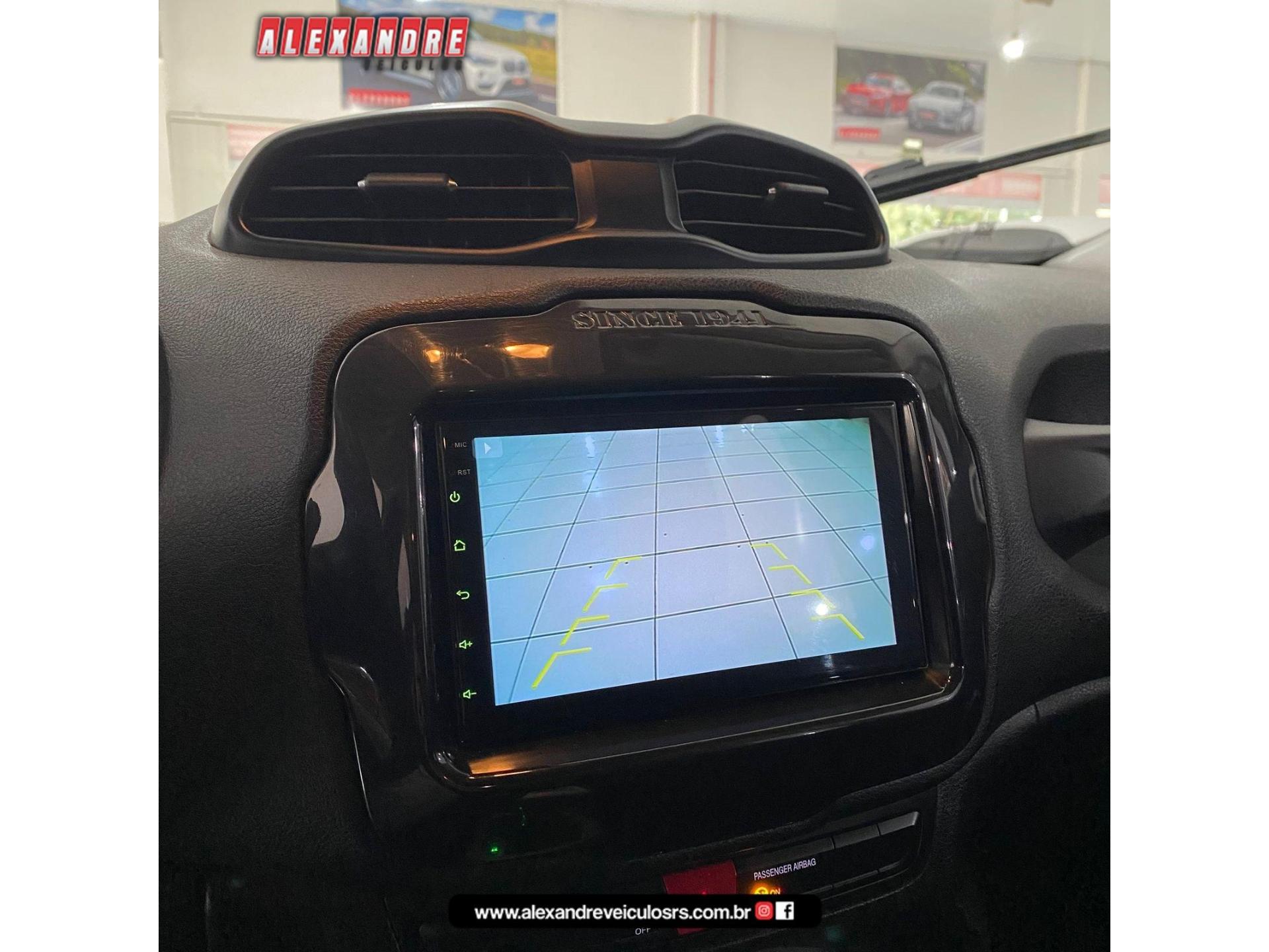 Foto numero 18 do veiculo Jeep Renegade Sport 1.8 4x2 Flex 16V Aut. - Prata - 2015/2016