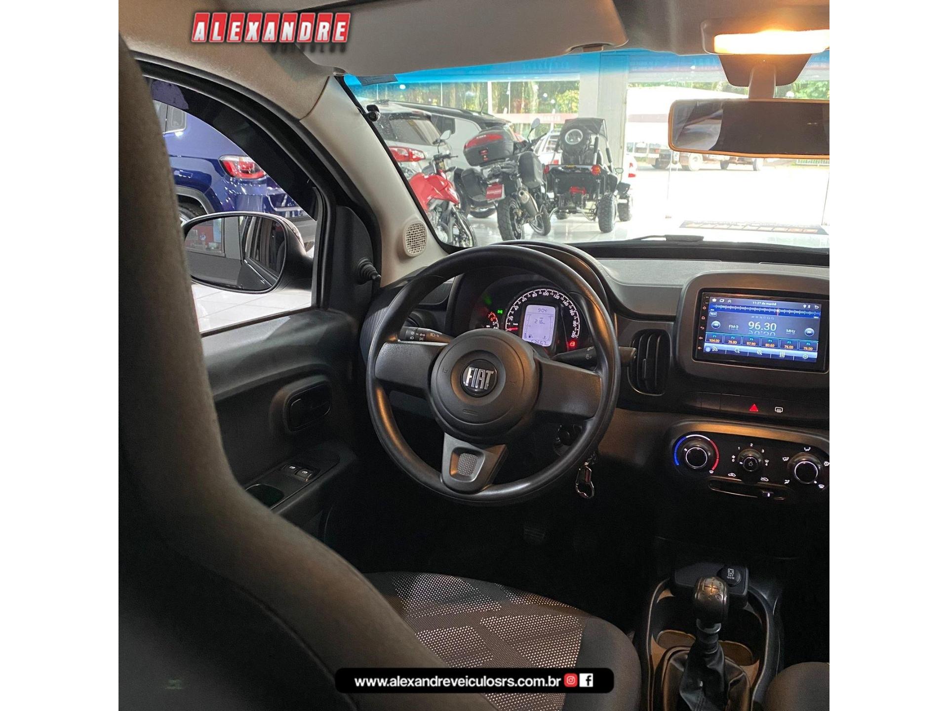 Foto numero 13 do veiculo Fiat Mobi 1.0 MEC. FLEX  - Preta - 2021/2022