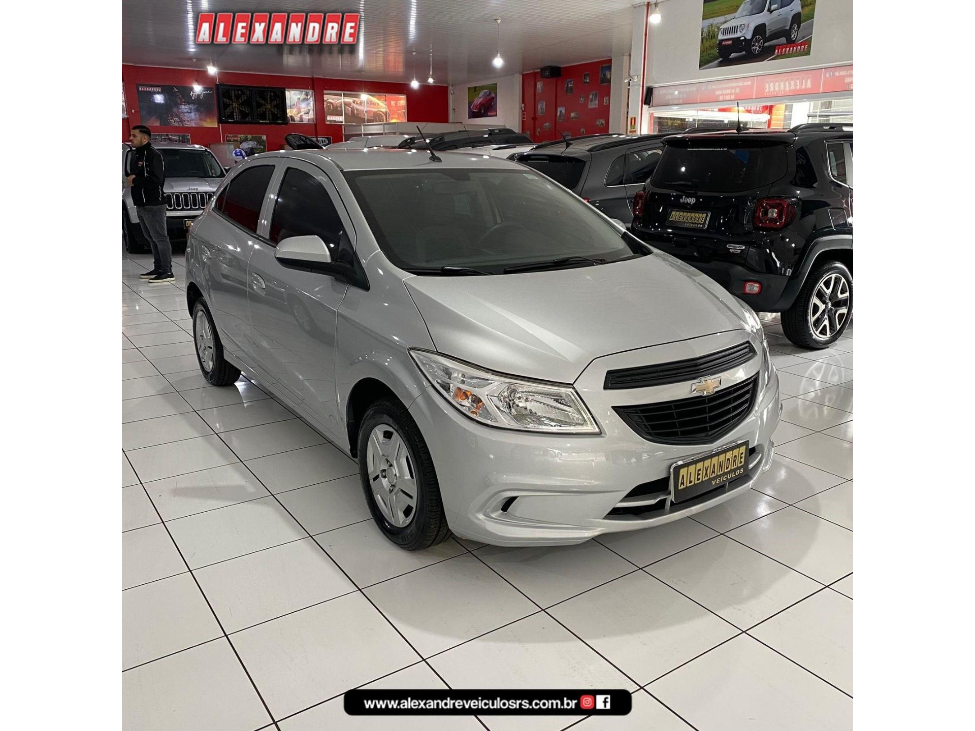 Foto numero 6 do veiculo Chevrolet Onix HATCH LS 1.0 8V FlexPower 5p Mec.  - Prata - 2015/2015