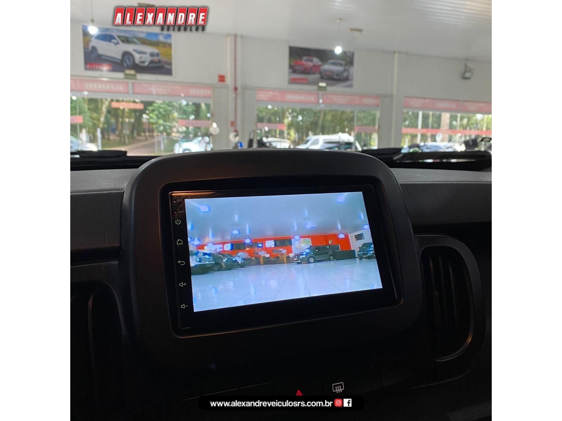 Foto numero 18 do veiculo Fiat Mobi 1.0 MEC. FLEX  - Preta - 2021/2022