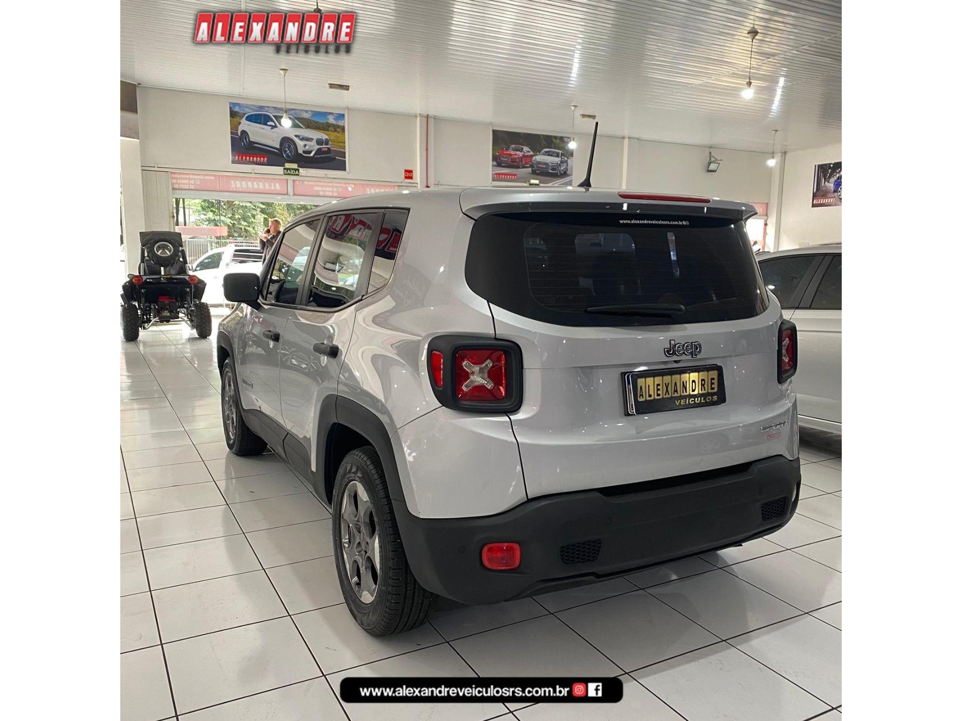 Foto numero 9 do veiculo Jeep Renegade Sport 1.8 4x2 Flex 16V Aut. - Prata - 2015/2016