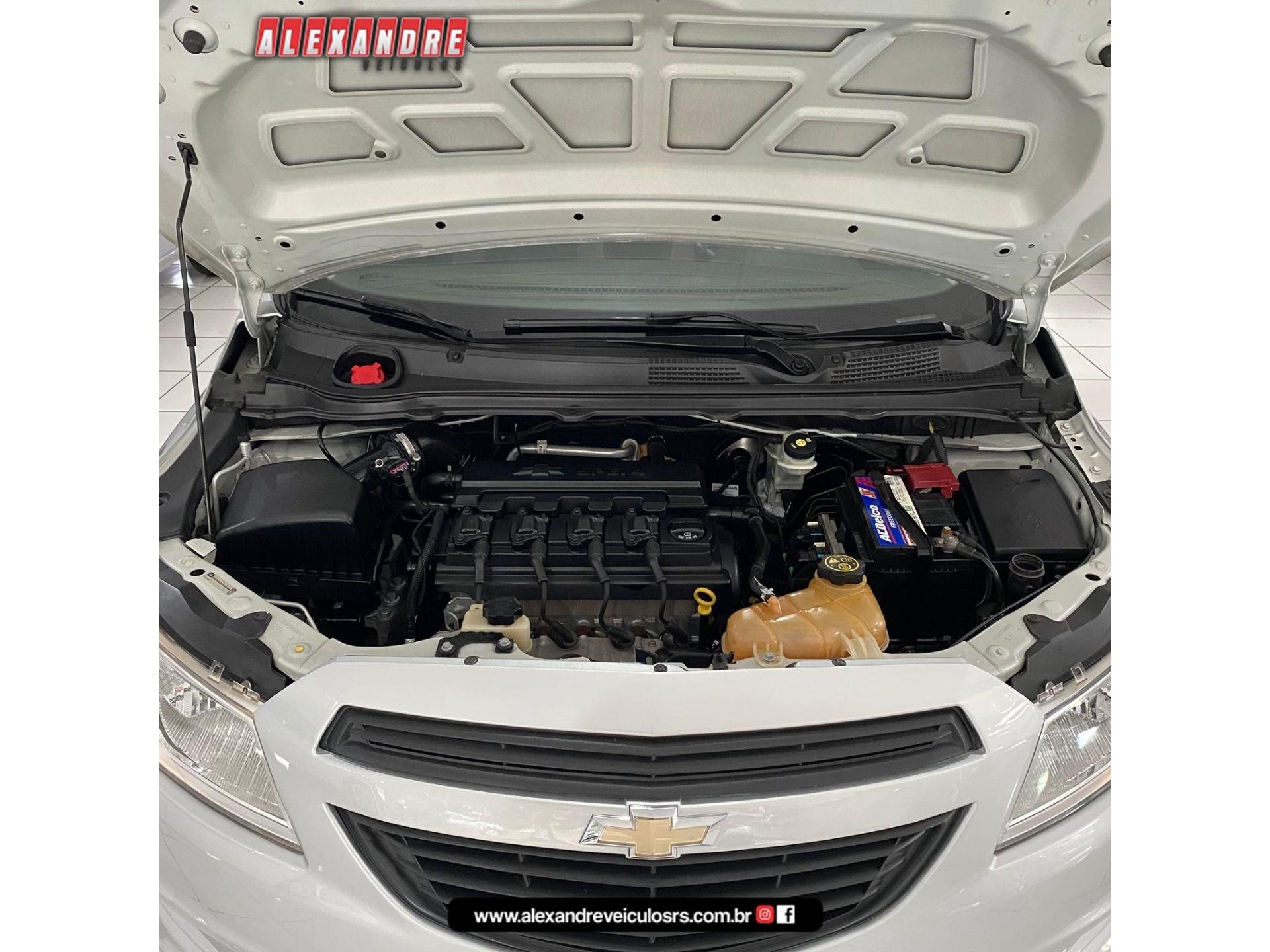 Foto numero 24 do veiculo Chevrolet Onix HATCH LS 1.0 8V FlexPower 5p Mec.  - Prata - 2015/2015