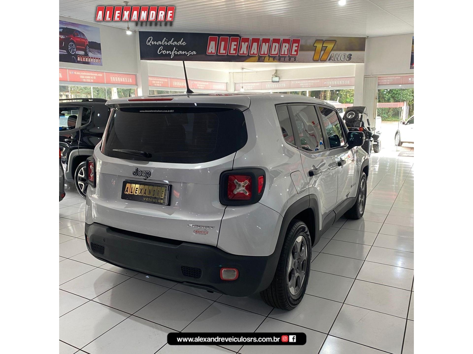 Foto numero 7 do veiculo Jeep Renegade Sport 1.8 4x2 Flex 16V Aut. - Prata - 2015/2016