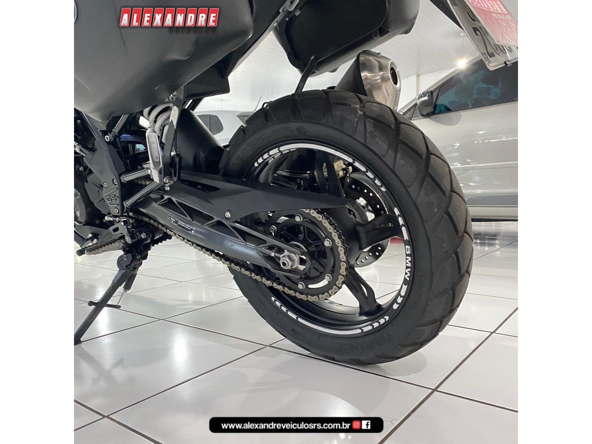 Foto numero 17 do veiculo BMW G G 310 GS  - Preta - 2024/2025