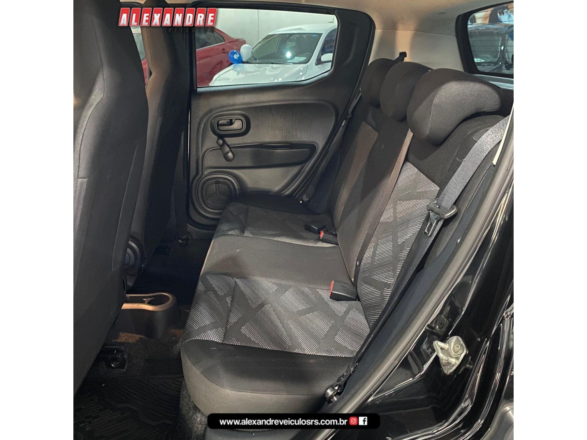 Foto numero 20 do veiculo Fiat Mobi 1.0 MEC. FLEX  - Preta - 2021/2022