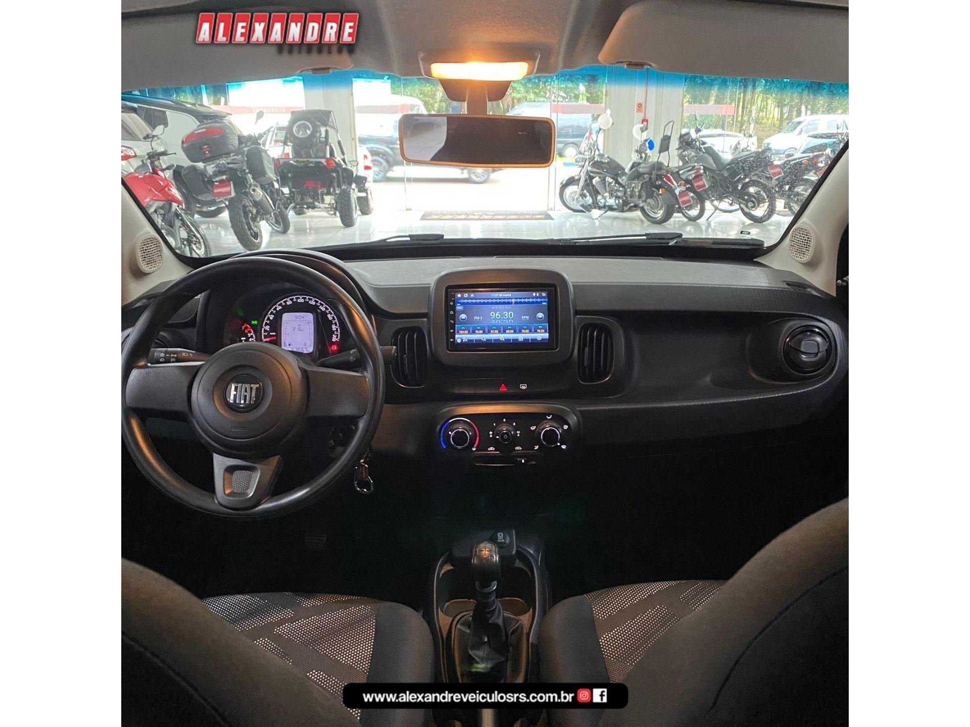 Foto numero 12 do veiculo Fiat Mobi 1.0 MEC. FLEX  - Preta - 2021/2022