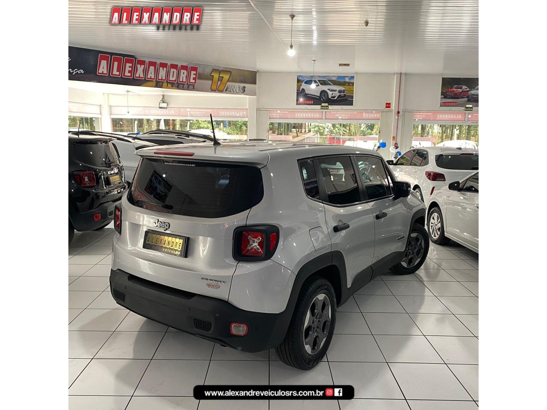 Foto numero 3 do veiculo Jeep Renegade Sport 1.8 4x2 Flex 16V Aut. - Prata - 2015/2016