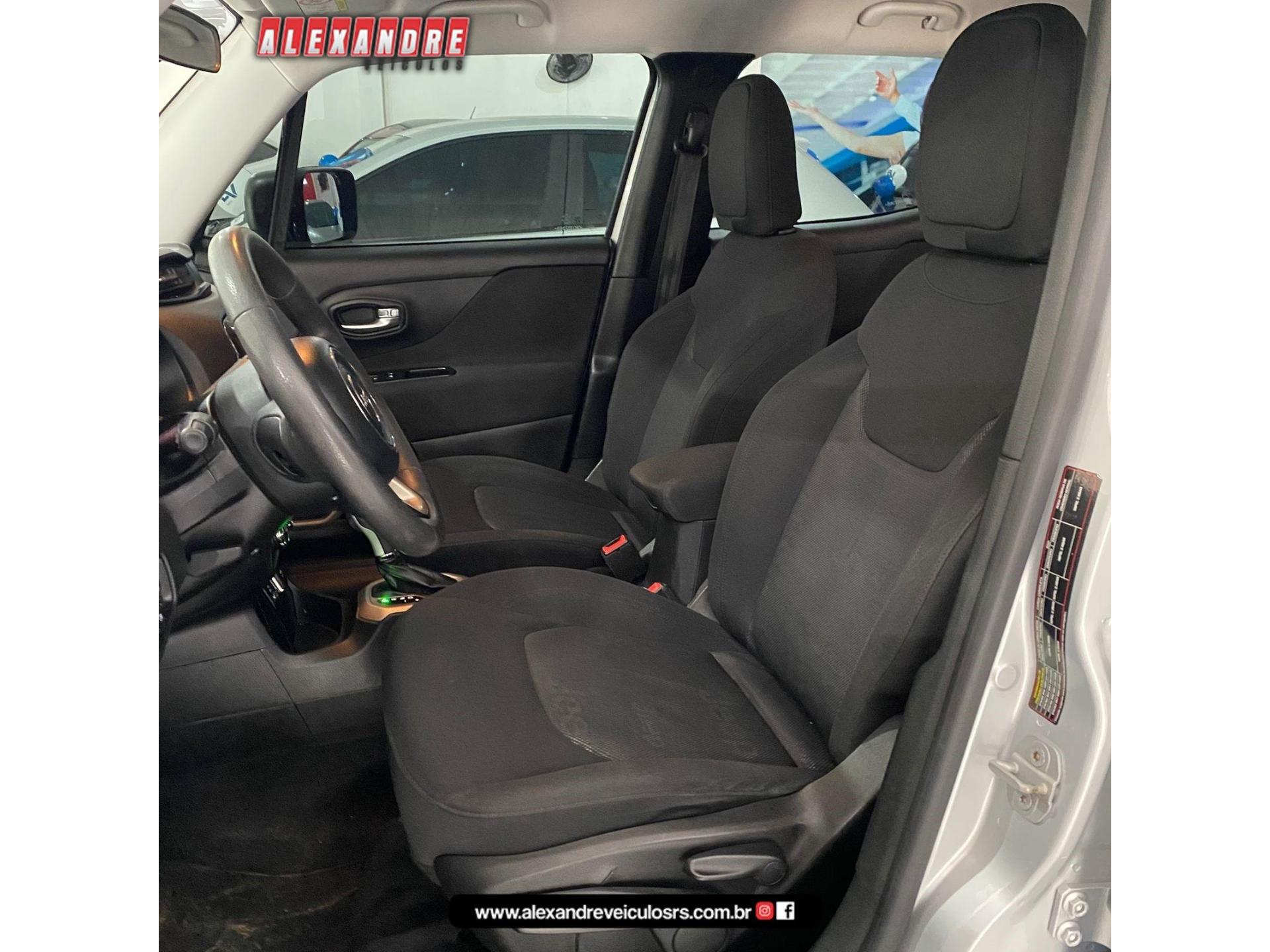 Foto numero 19 do veiculo Jeep Renegade Sport 1.8 4x2 Flex 16V Aut. - Prata - 2015/2016