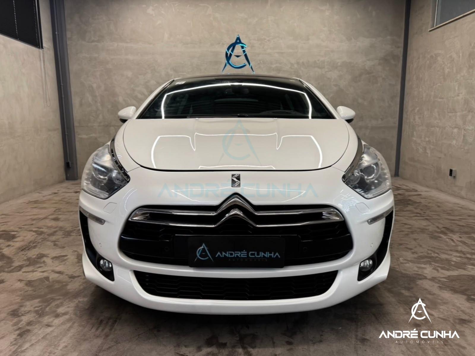 Foto numero 1 do veiculo Citroën DS5 1.6 So Chic Turbo 16V 5p Aut.  - Branca - 2014/2015