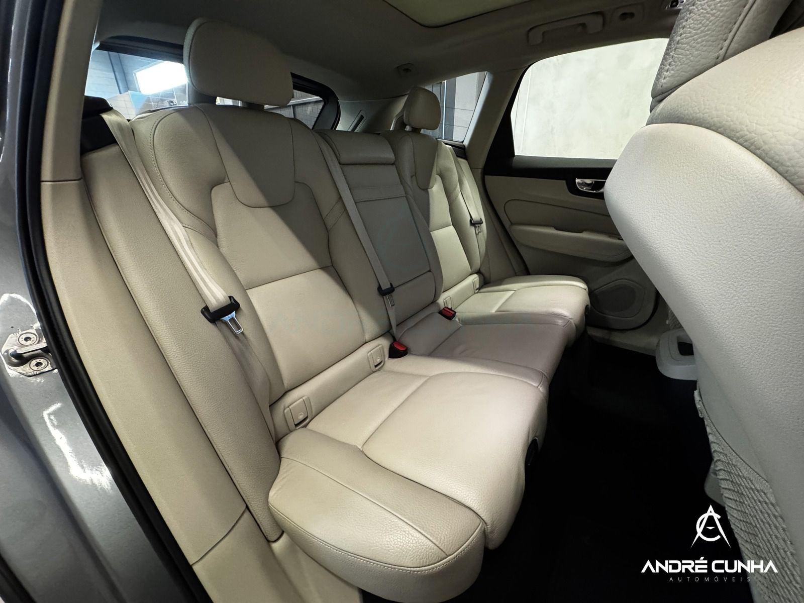 Foto numero 16 do veiculo Volvo XC60 T-5 MOMENTUM 2.0 254cv AWD 5p  - Cinza - 2018/2019
