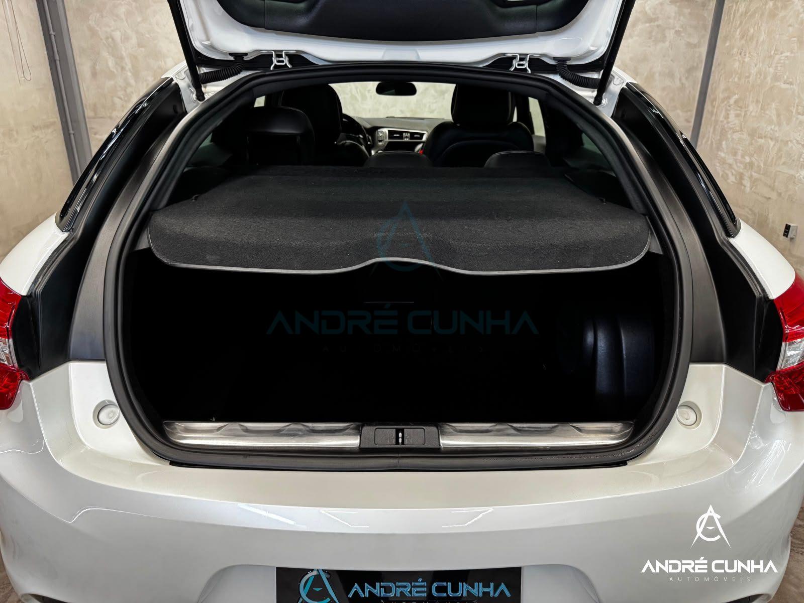 Foto numero 17 do veiculo Citroën DS5 1.6 So Chic Turbo 16V 5p Aut.  - Branca - 2014/2015