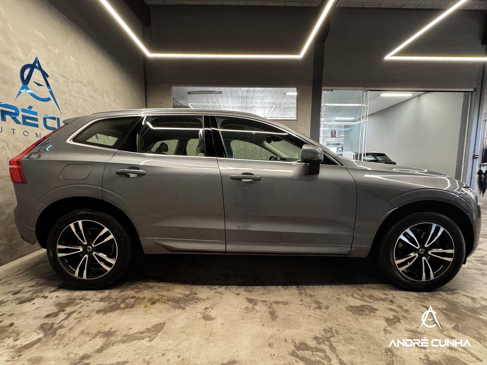 Foto numero 7 do veiculo Volvo XC60 T-5 MOMENTUM 2.0 254cv AWD 5p  - Cinza - 2018/2019