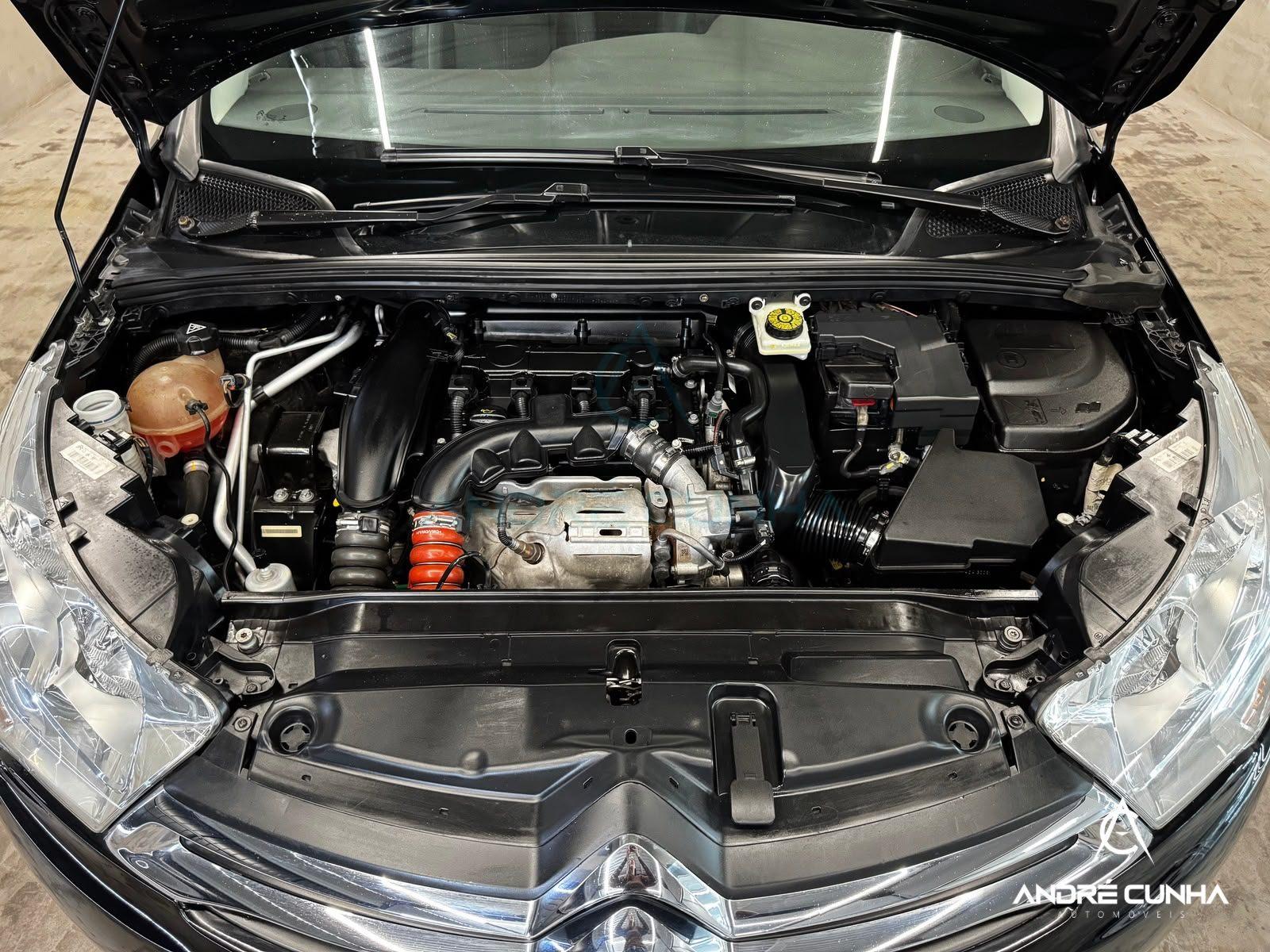 Foto numero 18 do veiculo Citroën C4 LOUNGE Exclusive 1.6 Turbo Flex Aut. - Preta - 2015/2015