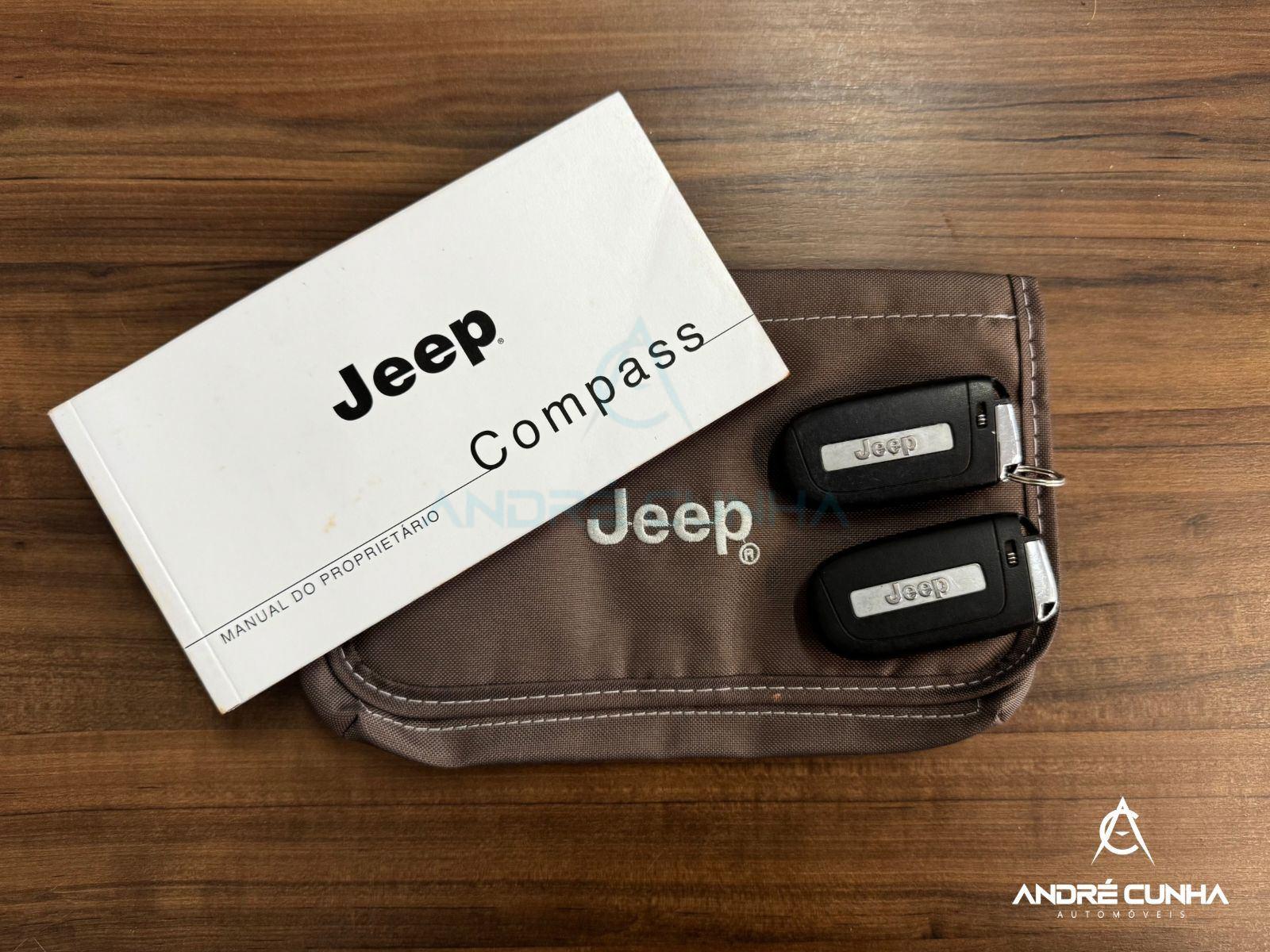 Foto numero 17 do veiculo Jeep Compass LONGITUDE 2.0 4x2 Flex 16V Aut. - Cinza - 2018/2018