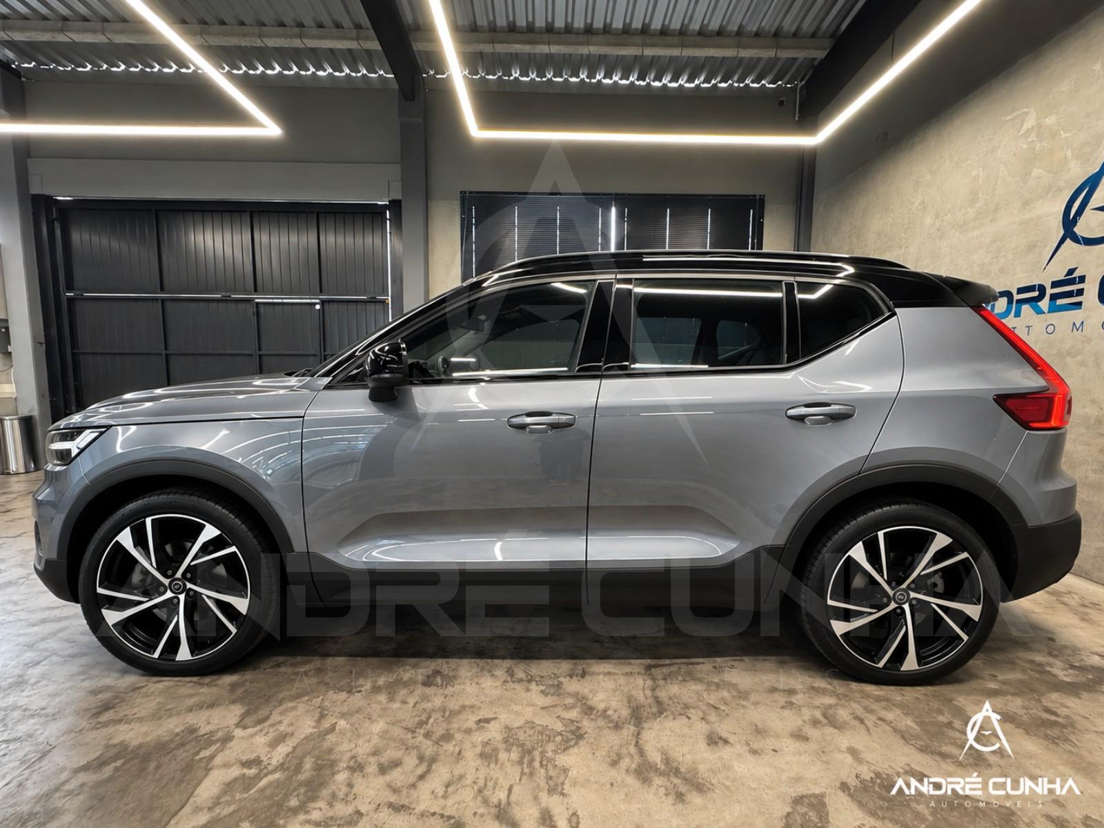 Foto numero 4 do veiculo Volvo XC 40 T-5 R-DESIGN 2.0 252cv AWD  - Cinza - 2018/2019
