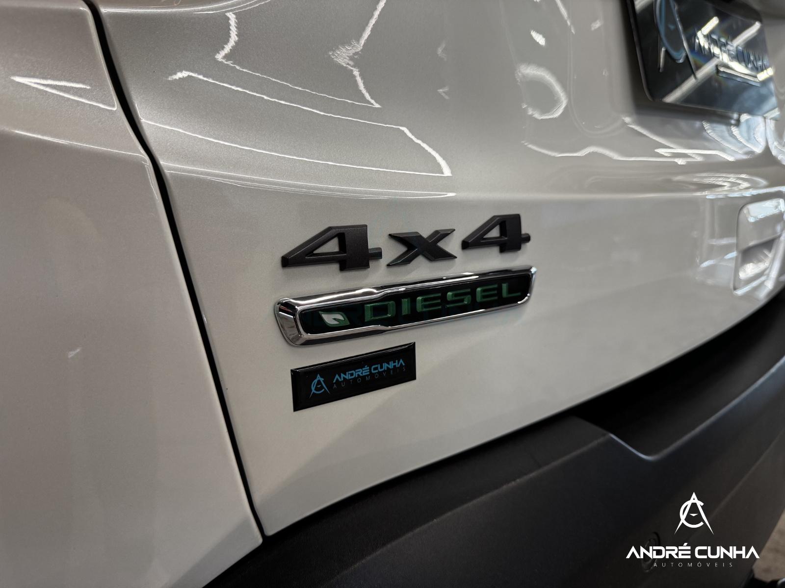 Foto numero 16 do veiculo Jeep Renegade Trailhawk 2.0 4x4 TB Diesel Aut  - Branca - 2021/2021