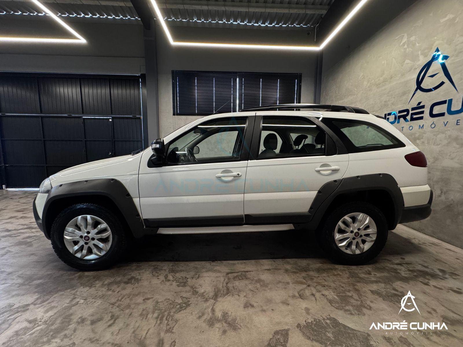 Foto numero 3 do veiculo Fiat Palio Weekend Adv. LOCKER Ext. 1.8 Flex  - Branca - 2015/2016
