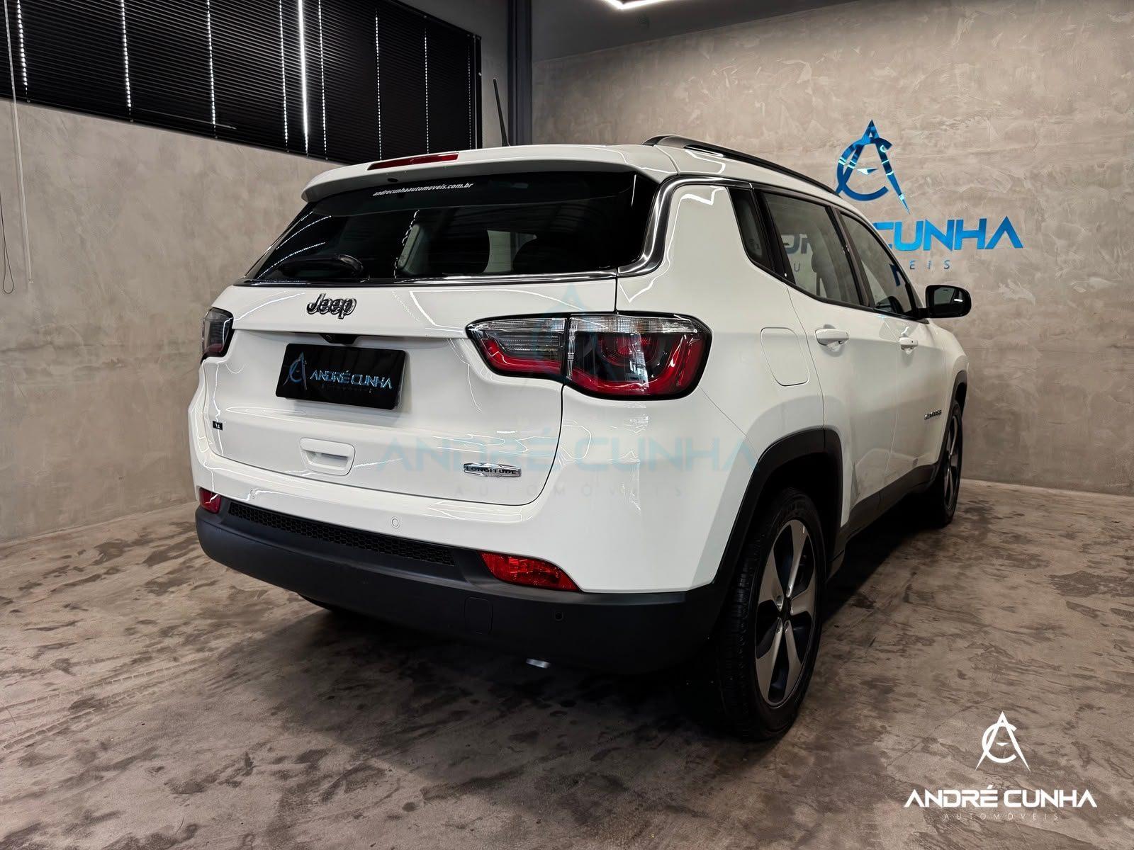 Foto numero 6 do veiculo Jeep Compass LONGITUDE 2.0 4x2 Flex 16V Aut.  - Branca - 2017/2018