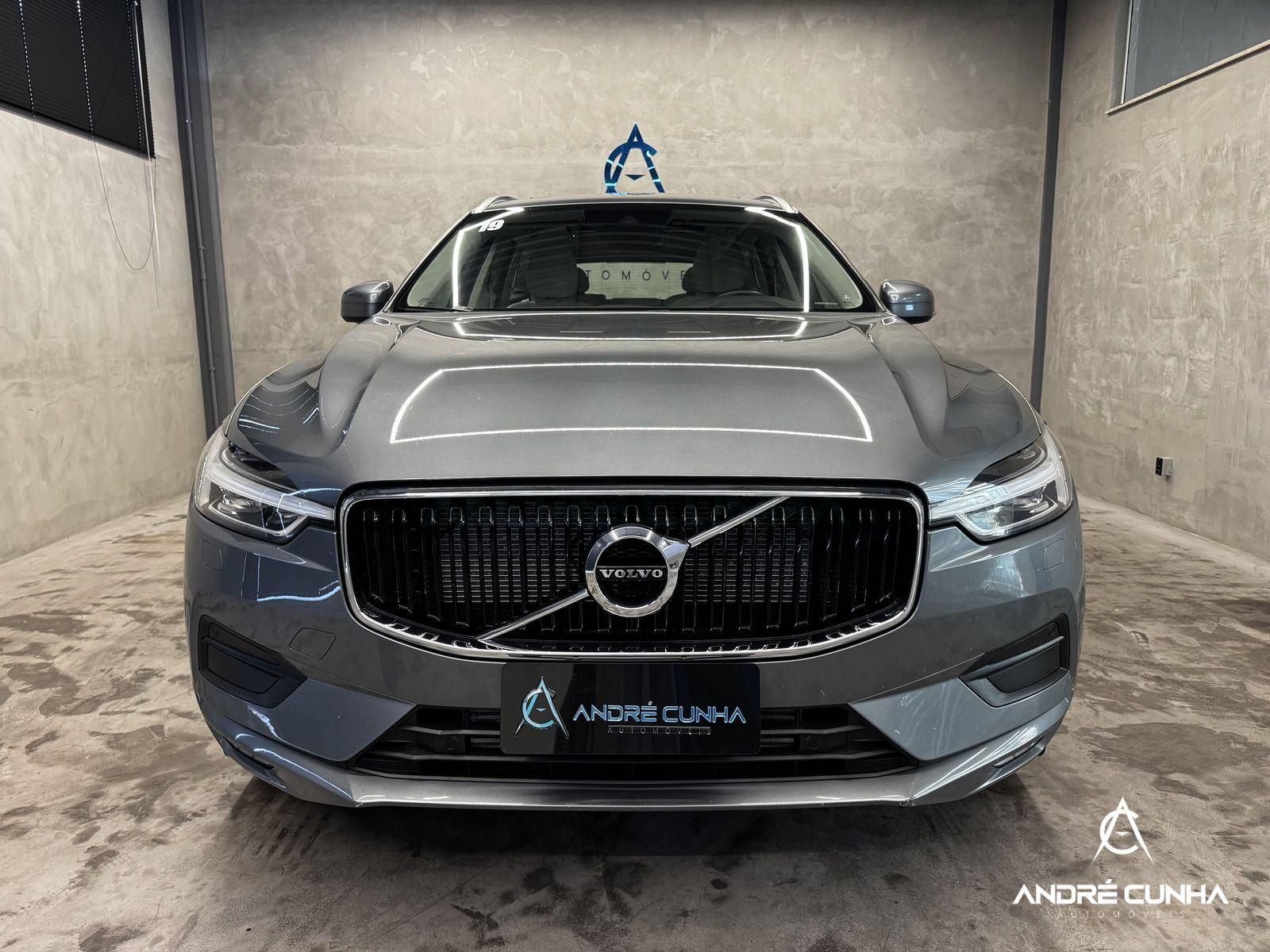 Foto numero 1 do veiculo Volvo XC60 T-5 MOMENTUM 2.0 254cv AWD 5p  - Cinza - 2018/2019