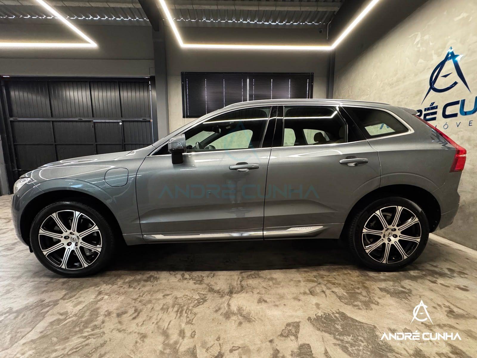 Foto numero 3 do veiculo Volvo XC60 60 T-8 INSCRIPTION 2.0 (Híbrido)  - Cinza - 2021/2021
