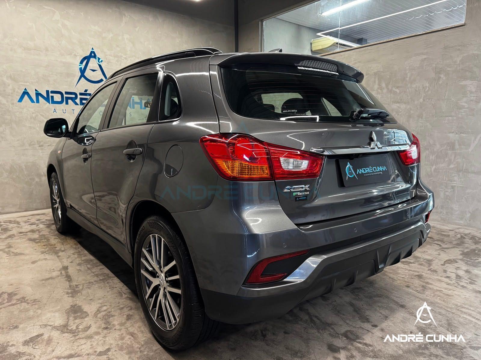 Foto numero 4 do veiculo Mitsubishi ASX 2.0 16V 4x2 Flex Aut.  - Cinza - 2018/2019