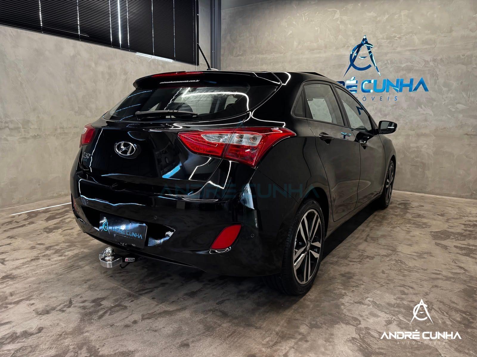 Foto numero 6 do veiculo Hyundai I30 1.8 16V Aut. 5p  - Preta - 2015/2016