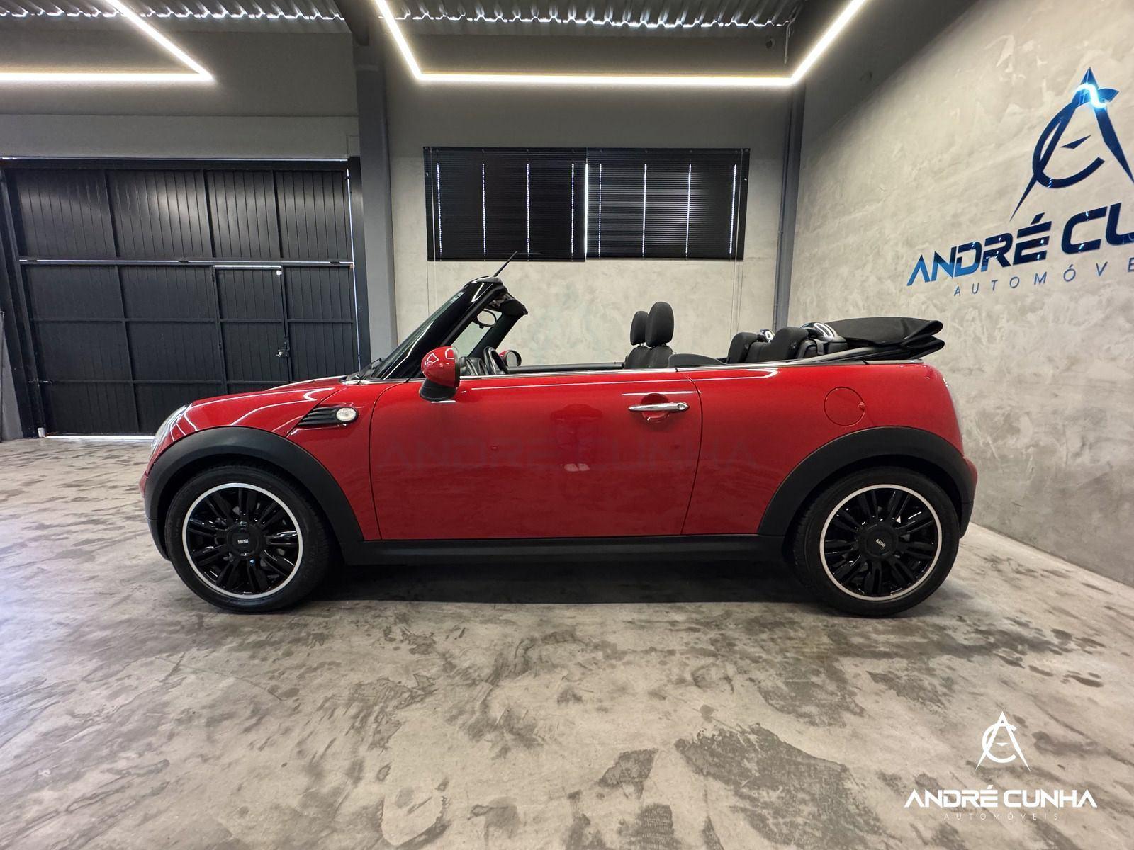 Foto numero 3 do veiculo Mini Cooper Cabrio 1.6 Aut.  - Vermelha - 2010/2011