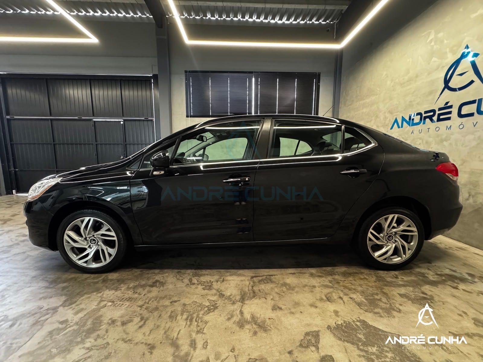 Foto numero 3 do veiculo Citroën C4 LOUNGE Exclusive 1.6 Turbo Flex Aut. - Preta - 2015/2015