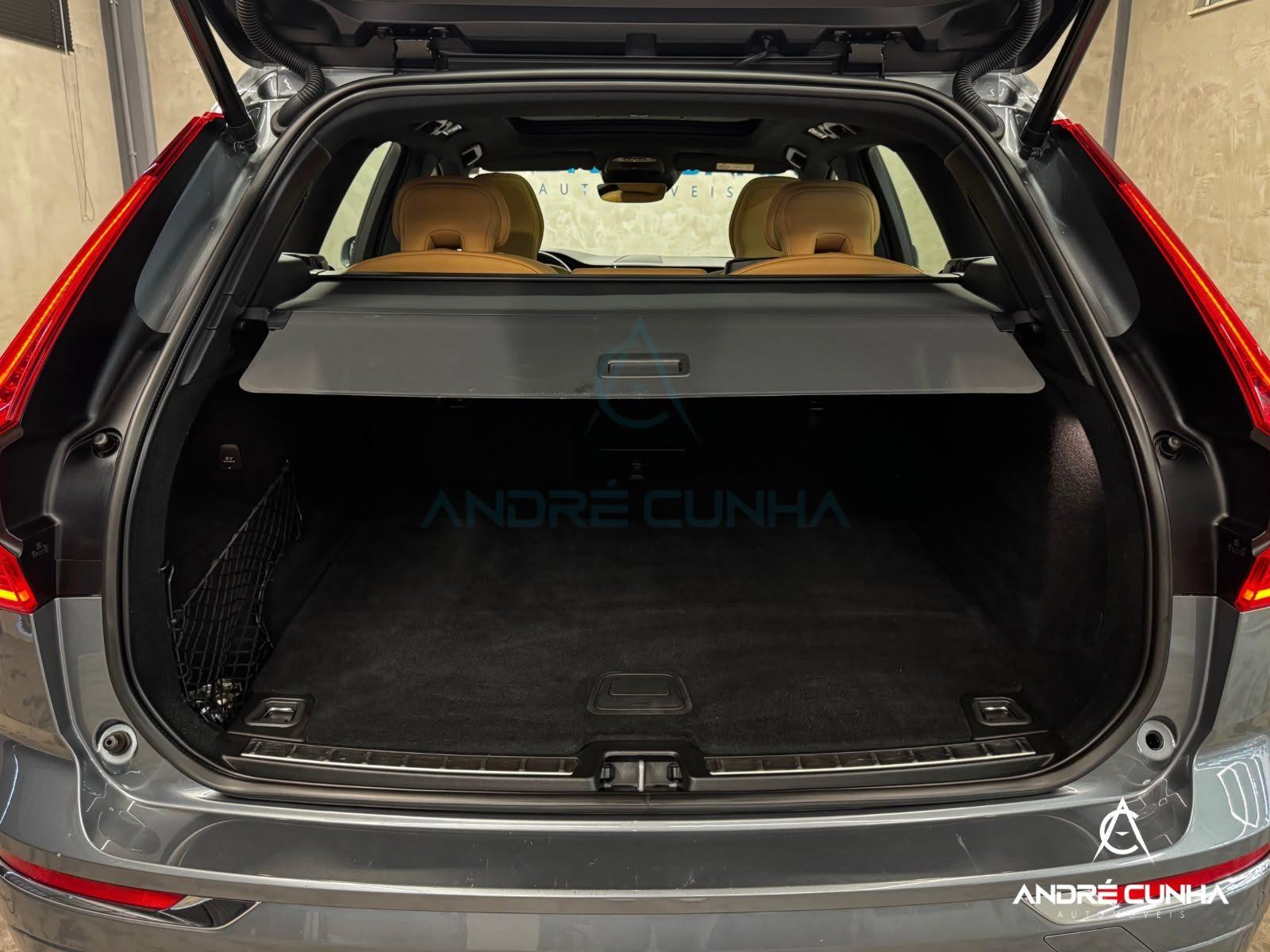 Foto numero 17 do veiculo Volvo XC60 60 T-8 INSCRIPTION 2.0 (Híbrido)  - Cinza - 2021/2021
