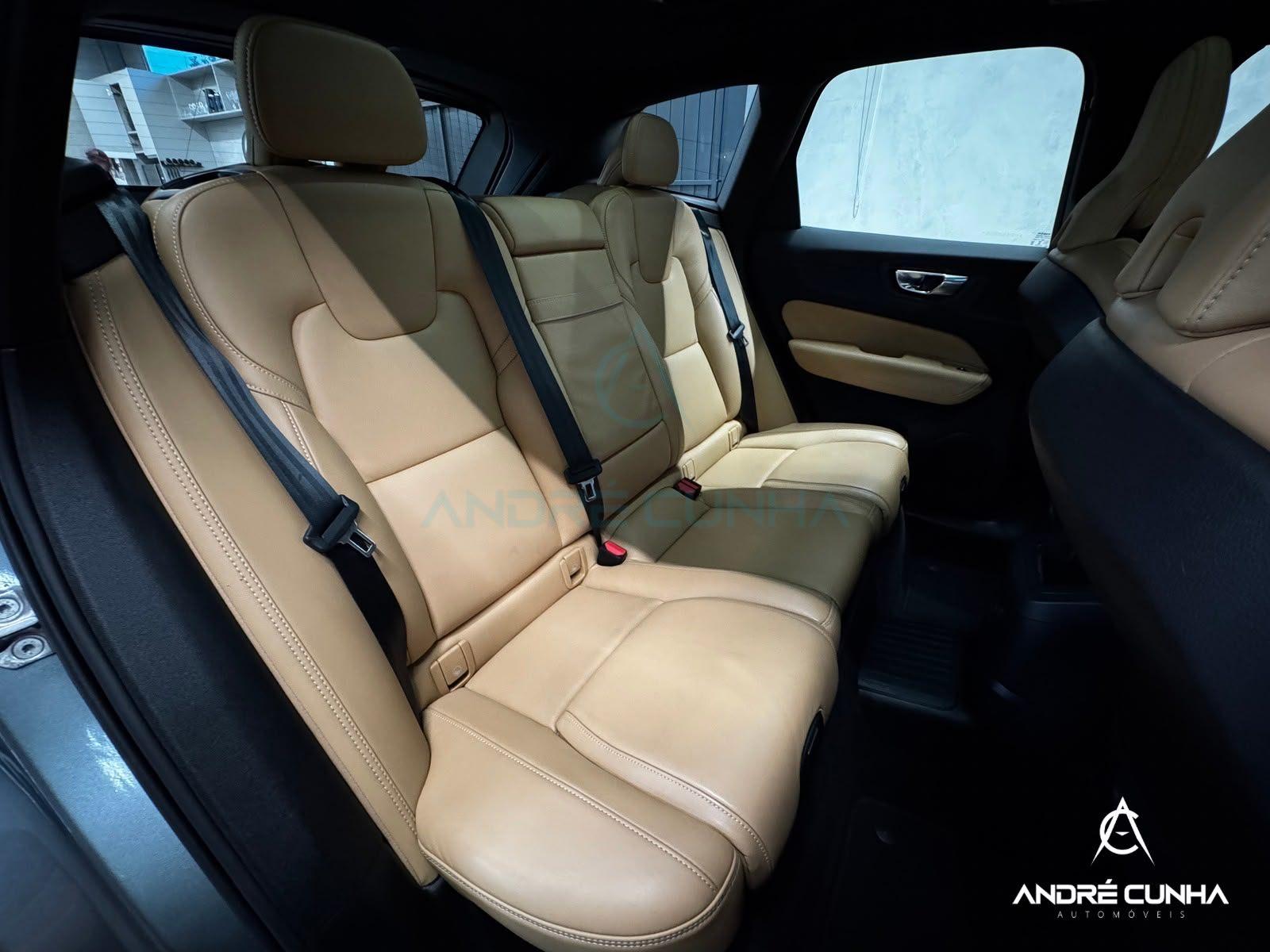 Foto numero 16 do veiculo Volvo XC60 60 T-8 INSCRIPTION 2.0 (Híbrido)  - Cinza - 2021/2021