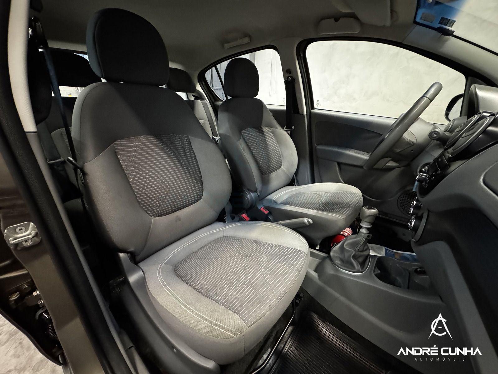 Foto numero 13 do veiculo Fiat Palio ATTRA./ITÁLIA 1.4 EVO F.Flex 8V 5p  - Cinza - 2014/2015