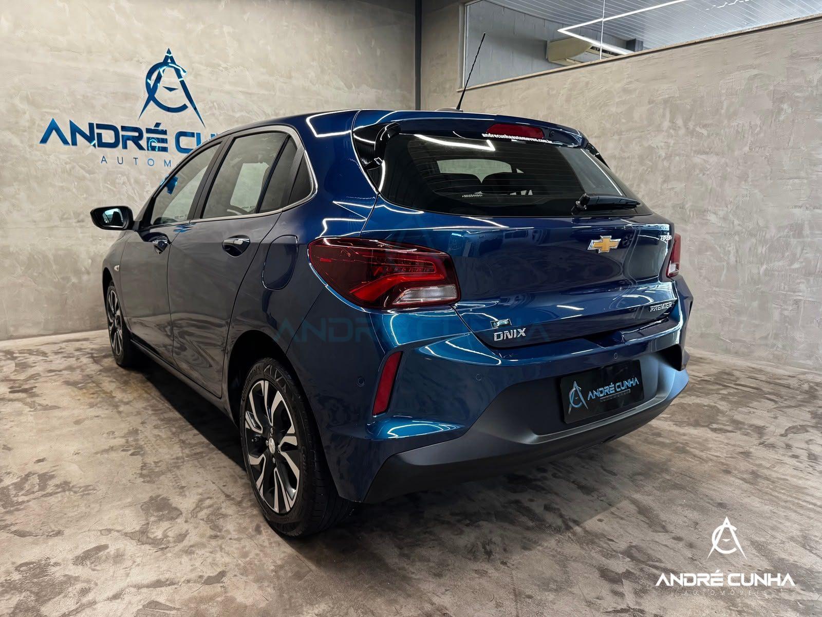 Foto numero 4 do veiculo Chevrolet Onix HATCH PREM. 1.0 12V TB Flex 5p Aut.  - Azul - 2023/2024