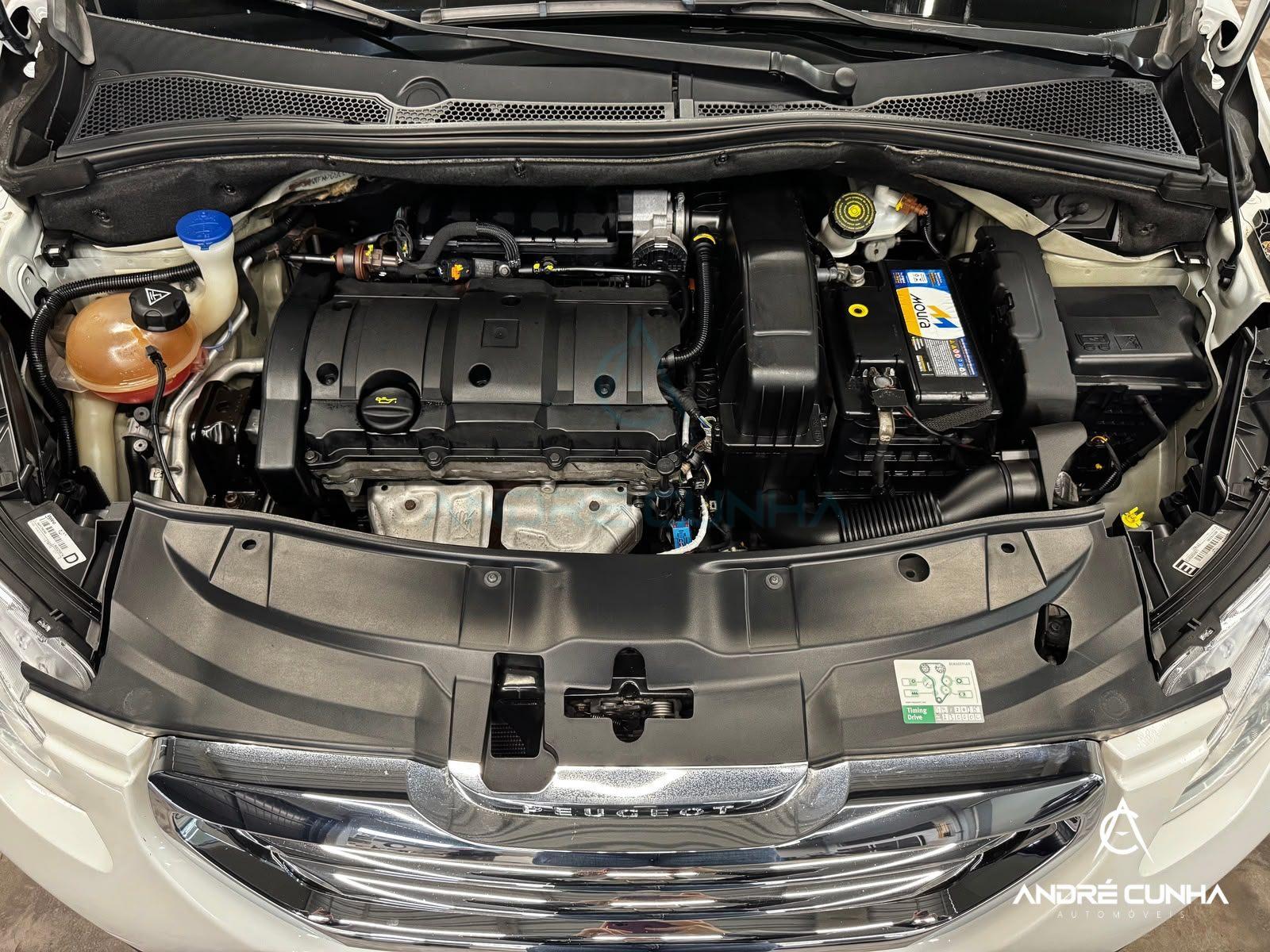 Foto numero 18 do veiculo Peugeot 2008 Griffe 1.6 Flex 16V 5p Aut.  - Branca - 2015/2016