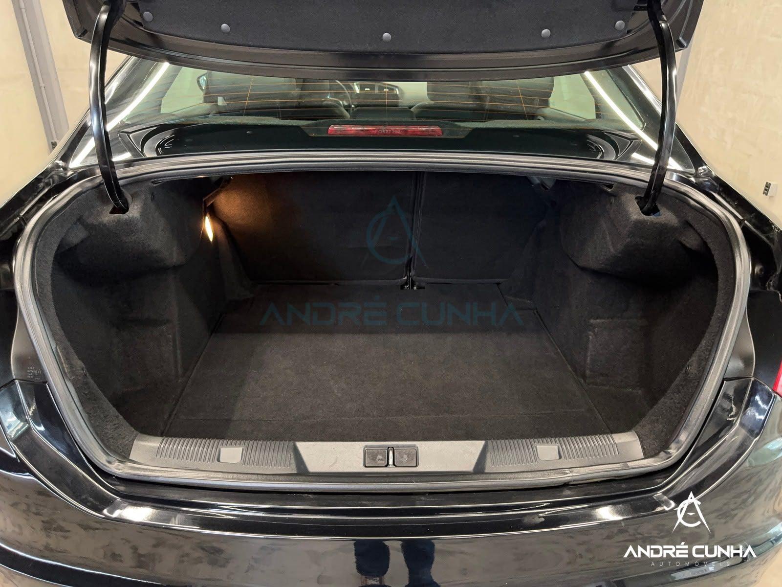 Foto numero 16 do veiculo Citroën C4 LOUNGE Exclusive 1.6 Turbo Flex Aut. - Preta - 2015/2015