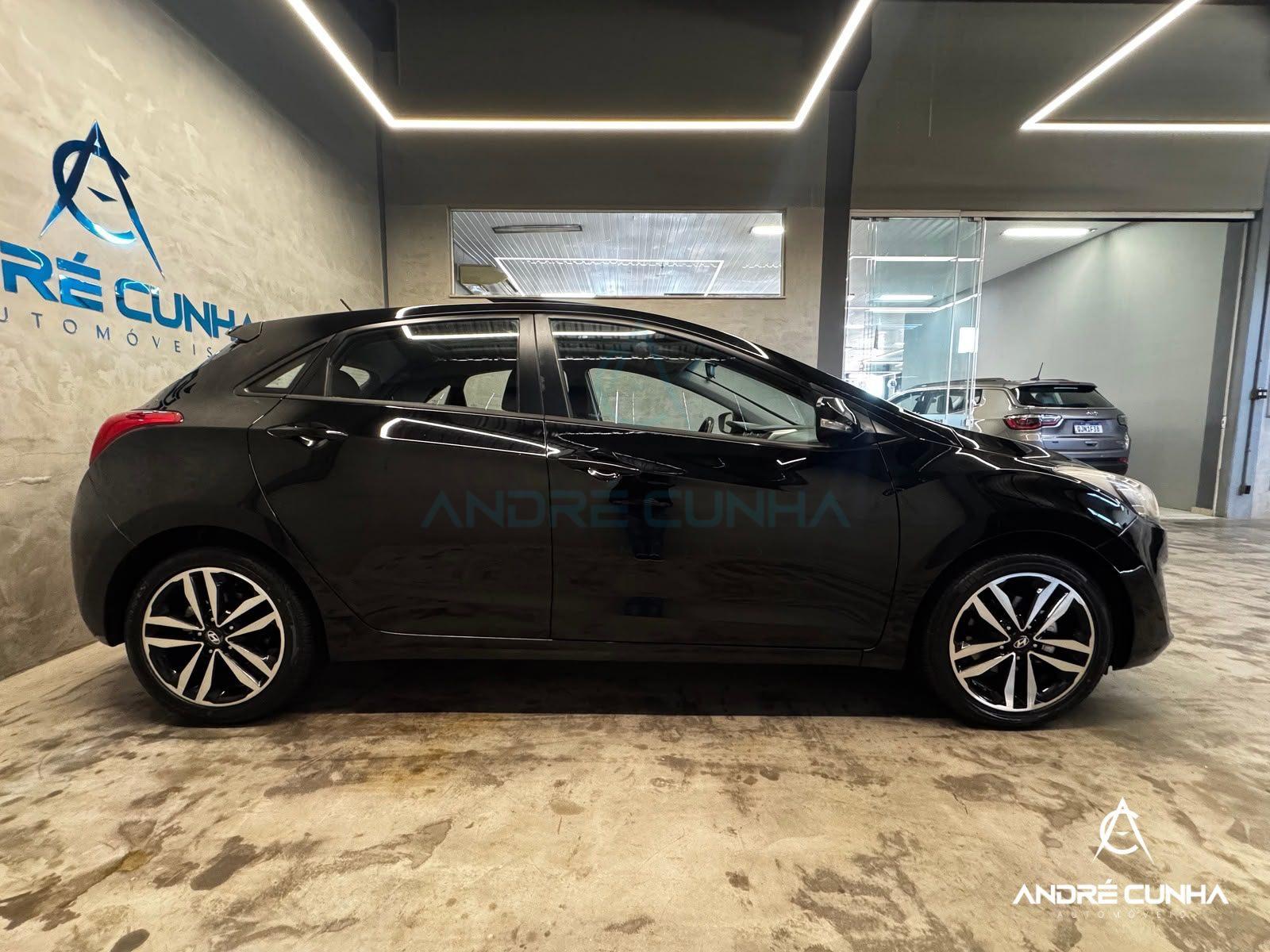 Foto numero 7 do veiculo Hyundai I30 1.8 16V Aut. 5p  - Preta - 2015/2016