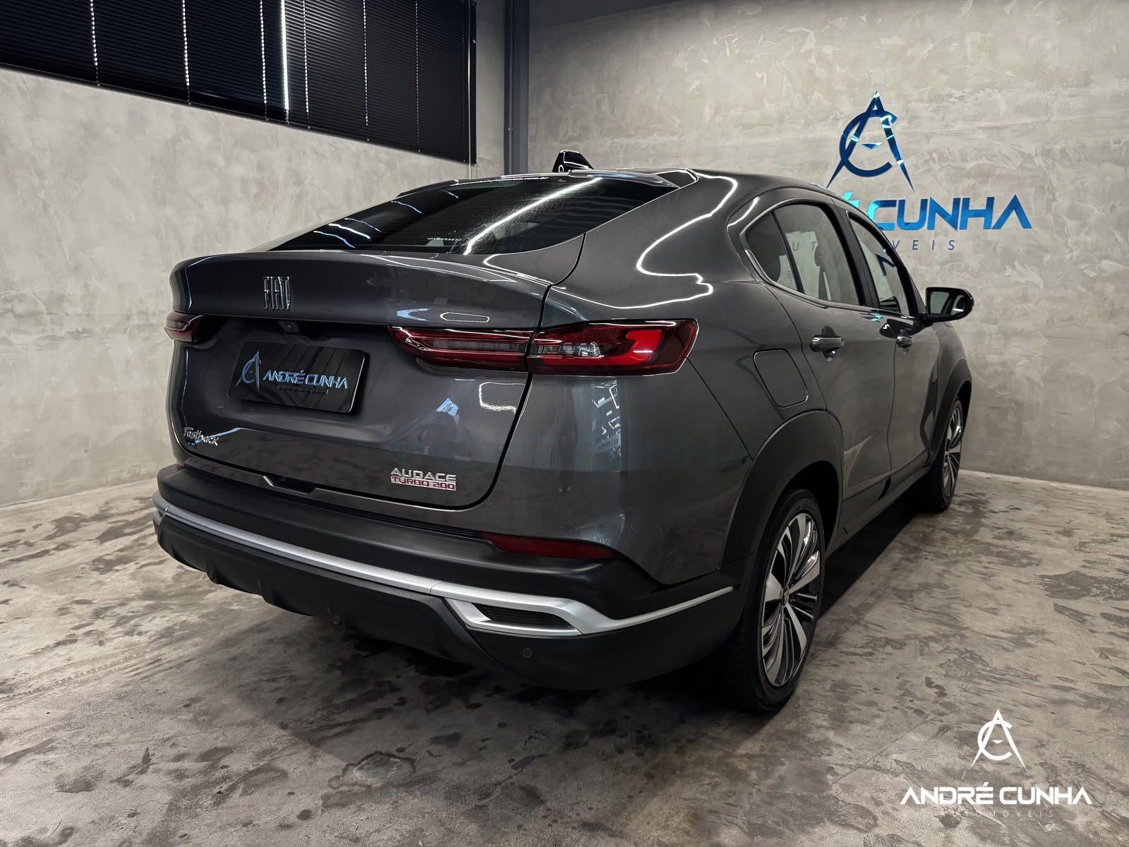 Foto numero 6 do veiculo Fiat Fastback Audace 1.0 200 T. Flex Aut  - Cinza - 2022/2023