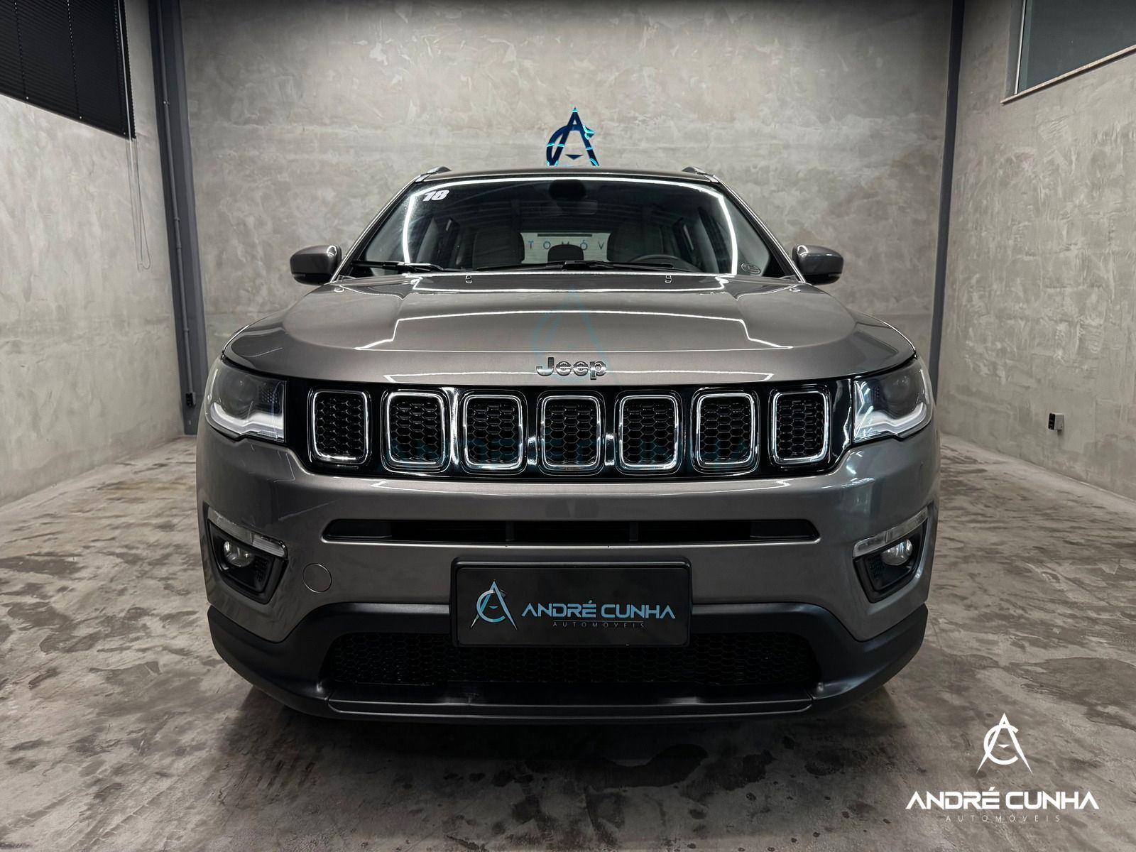 Foto numero 1 do veiculo Jeep Compass LONGITUDE 2.0 4x2 Flex 16V Aut. - Cinza - 2018/2018