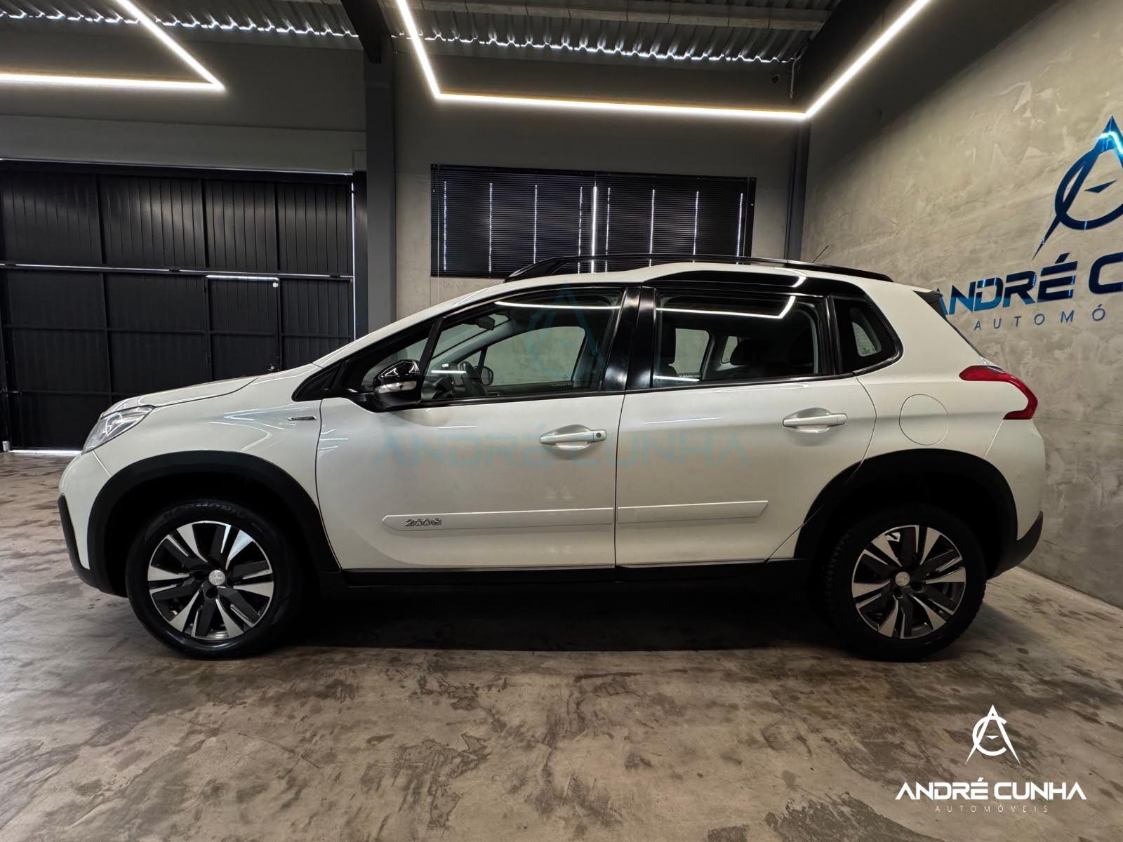Foto numero 3 do veiculo Peugeot 2008 Griffe 1.6 Turbo Flex 16V 5p Aut.  - Branca - 2019/2020