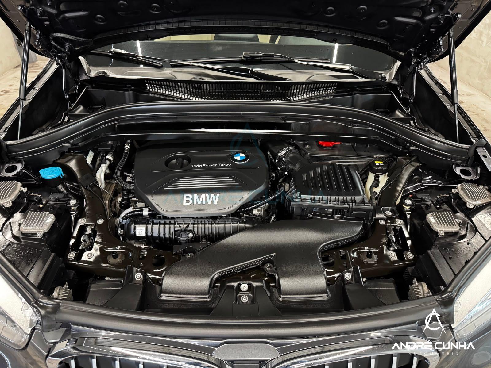 Foto numero 18 do veiculo BMW X1 SDRIVE 20i 2.0/2.0 TB Acti.Flex Aut.  - Cinza - 2017/2018