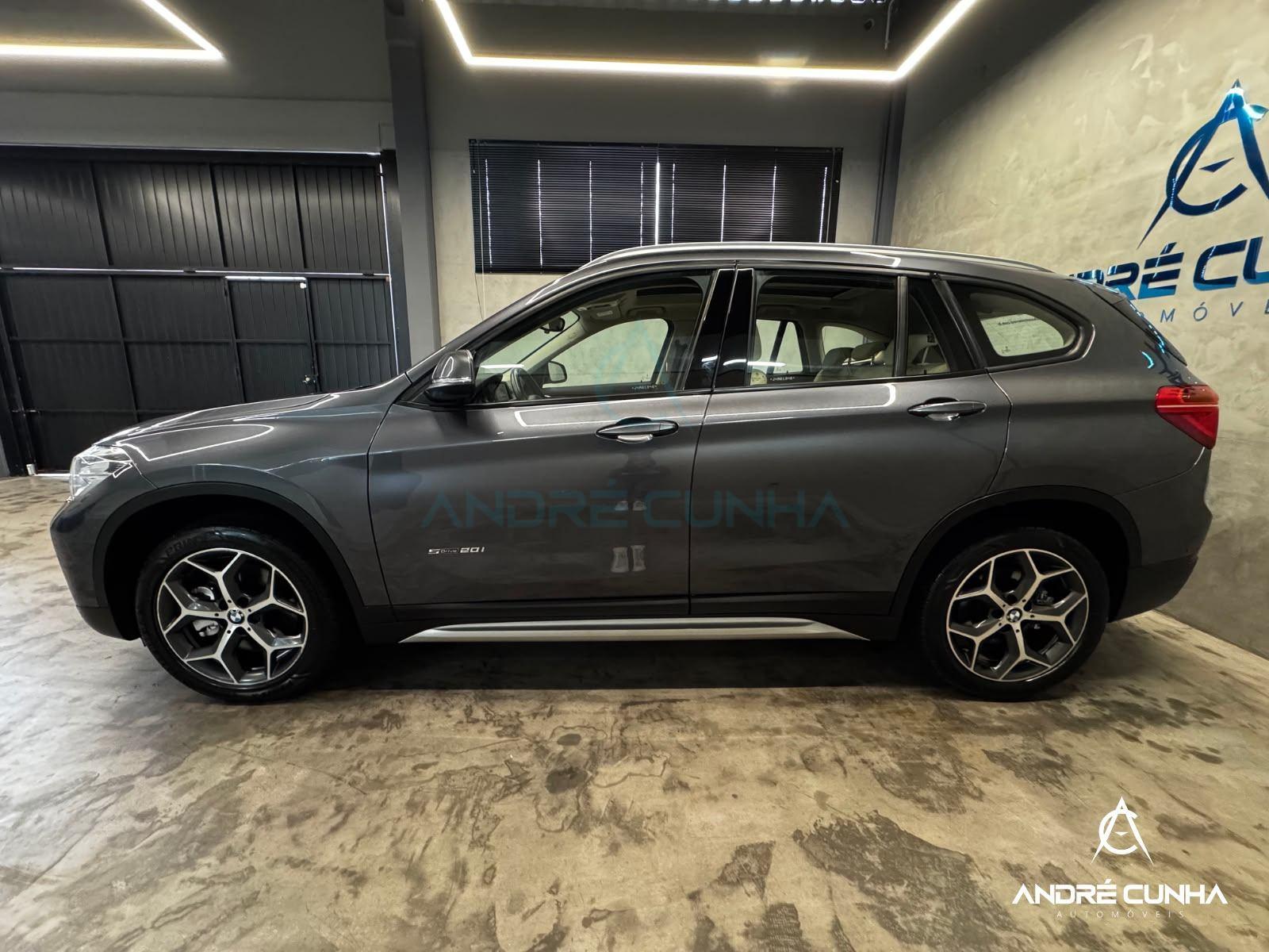 Foto numero 3 do veiculo BMW X1 SDRIVE 20i 2.0/2.0 TB Acti.Flex Aut.  - Cinza - 2017/2018