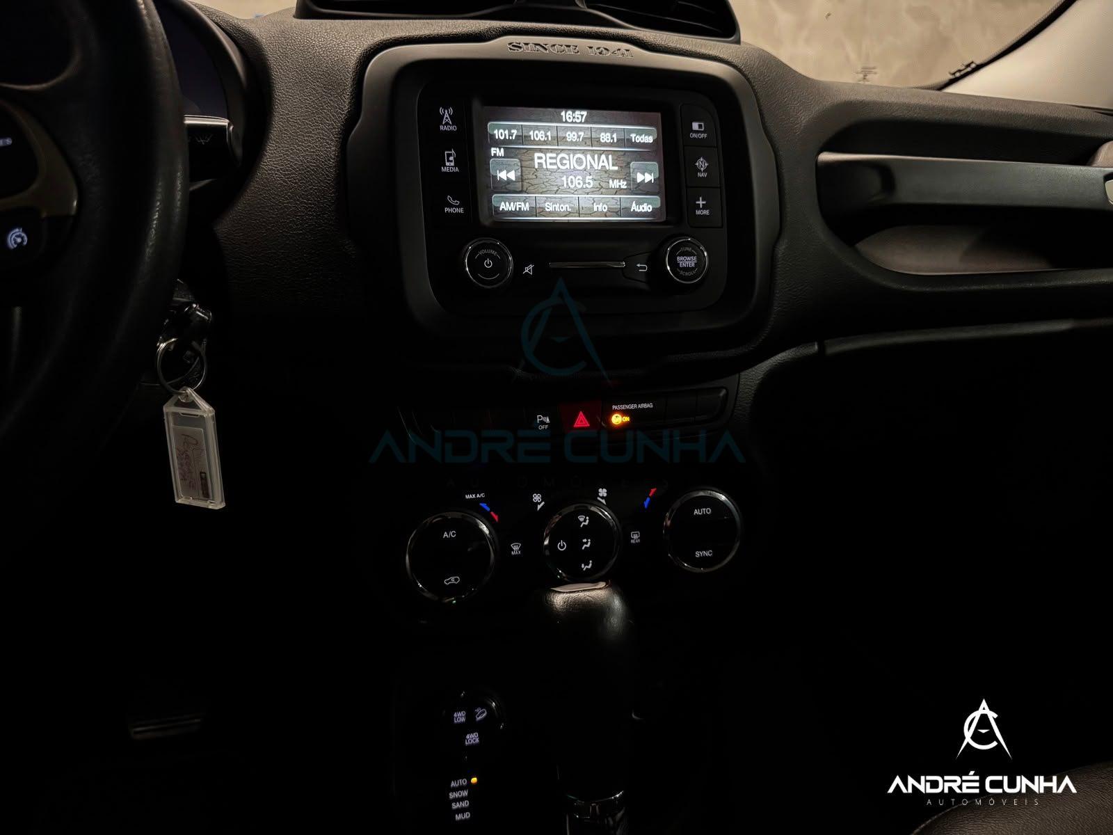 Foto numero 12 do veiculo Jeep Renegade Longitude 2.0 4x4 TB Diesel Aut  - Prata - 2018/2018